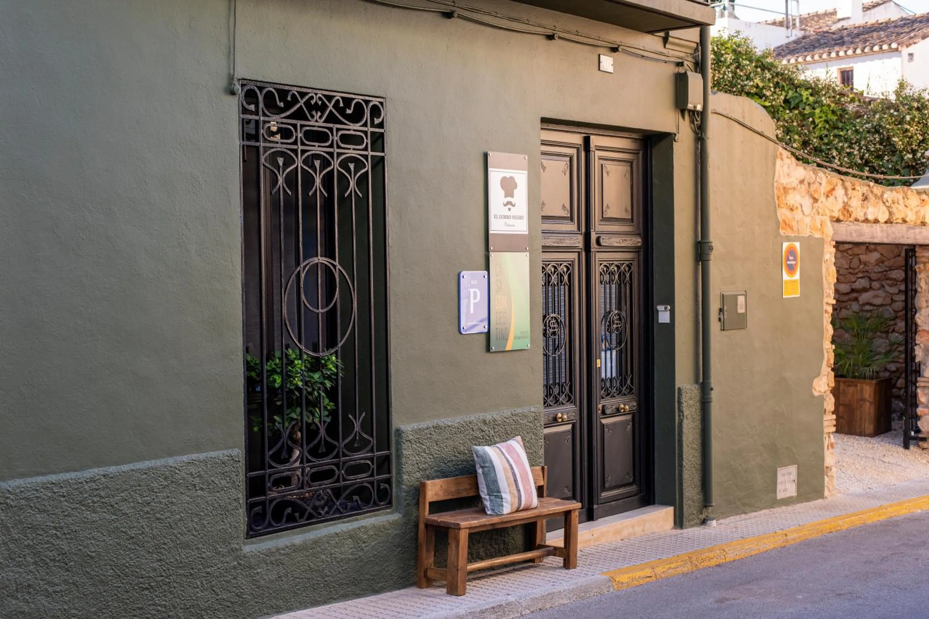 Property building in Casa Con Destino