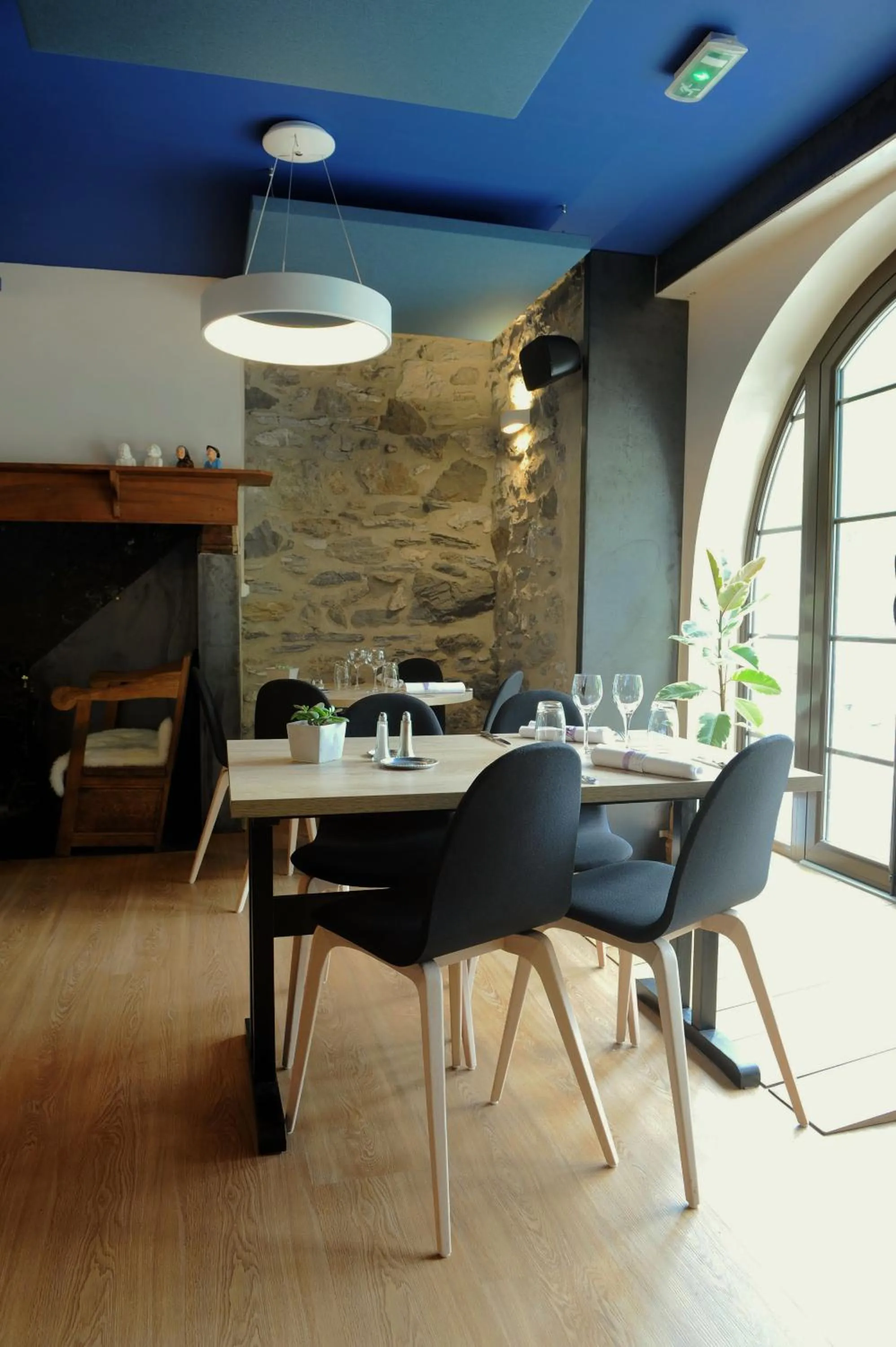 Restaurant/places to eat in Logis Hôtel La Brèche de Roland