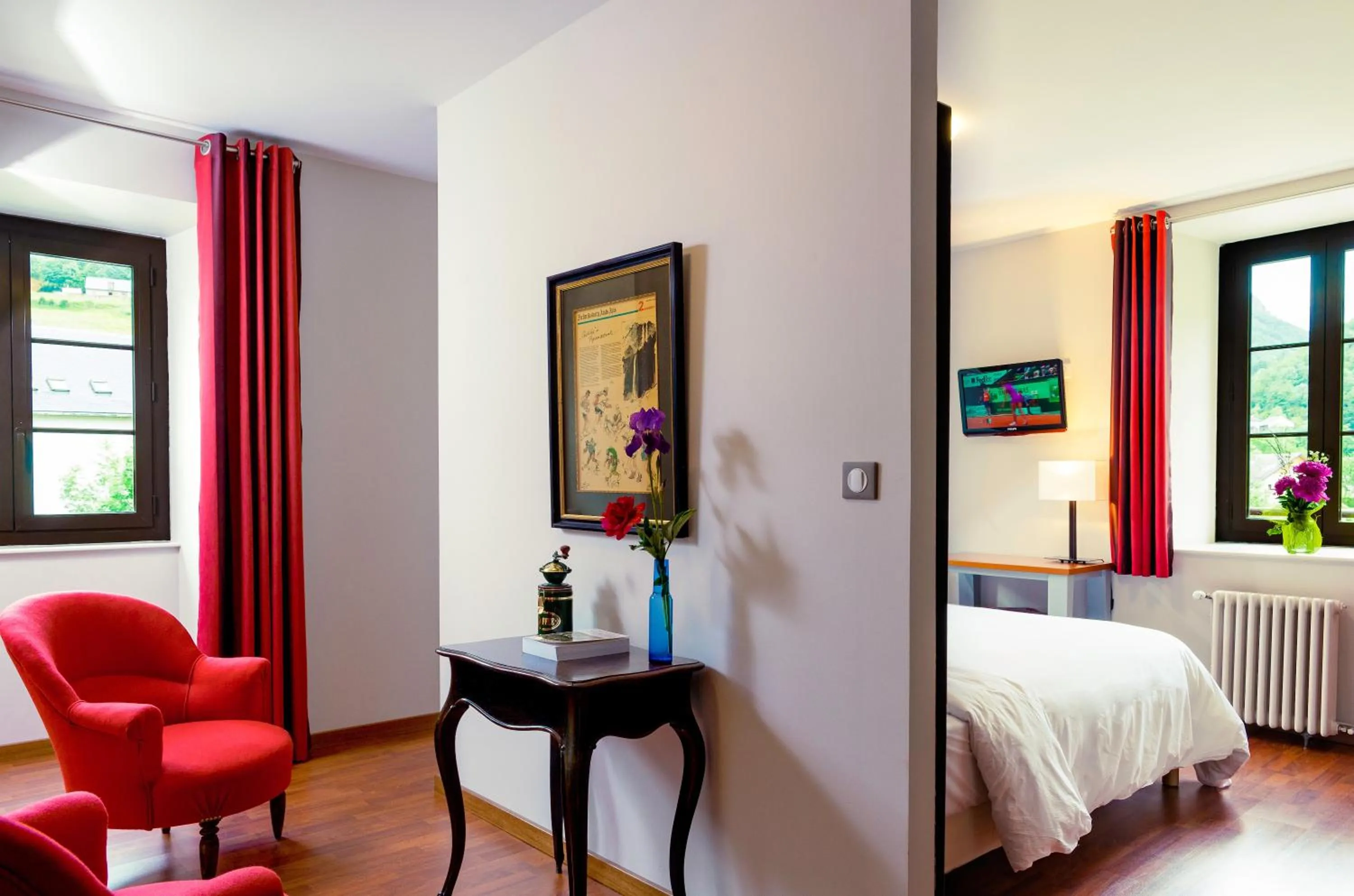 Bed in Logis Hôtel La Brèche de Roland