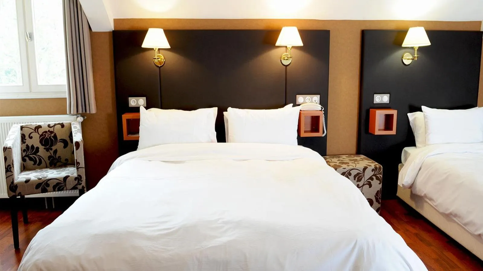 Bed in Logis Hôtel La Brèche de Roland