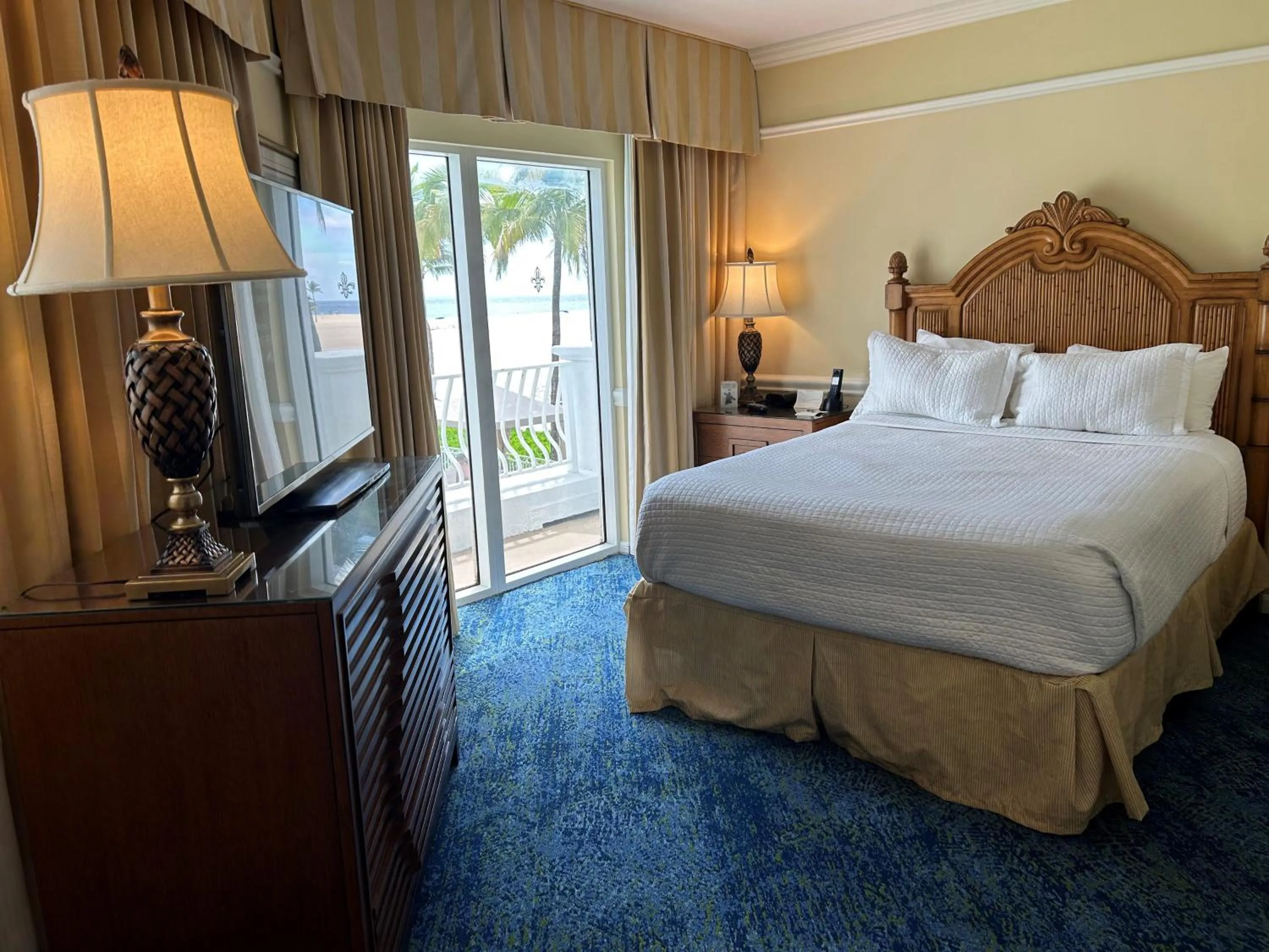 Bedroom, Bed in The Lago Mar Beach Resort and Club