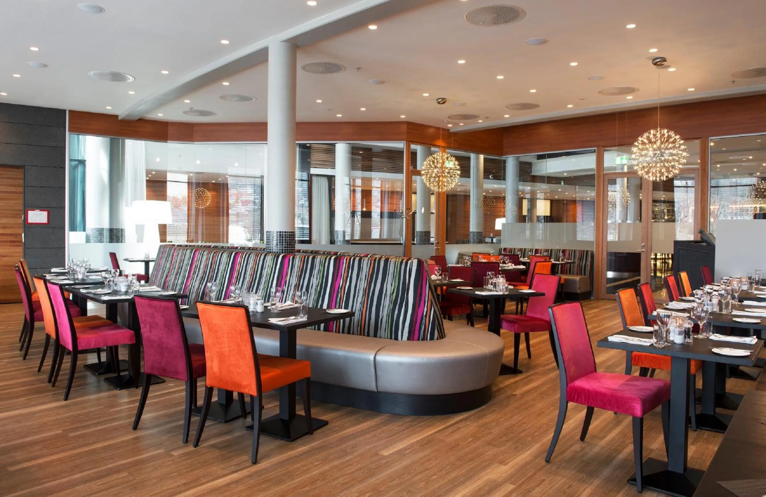 Restaurant/places to eat in Thon Hotel Arena