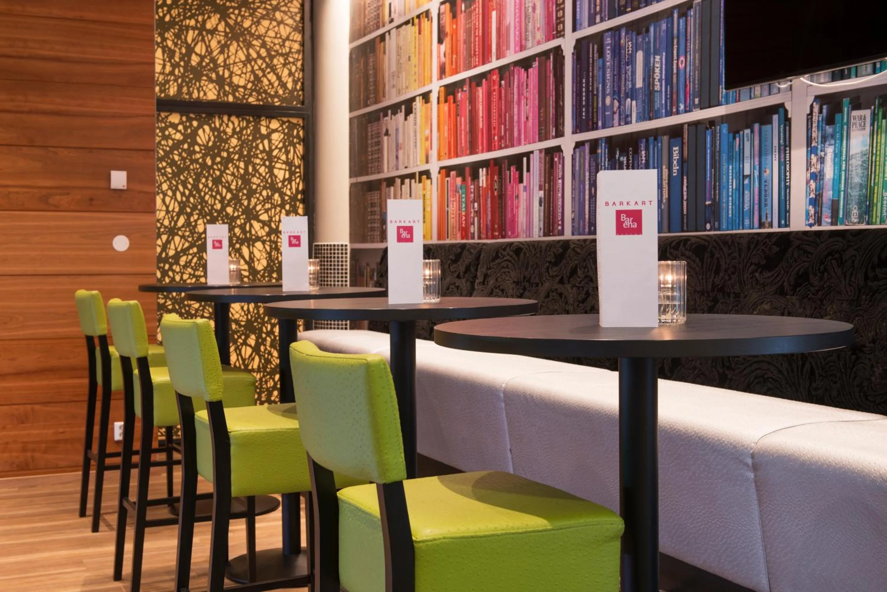 Lounge or bar in Thon Hotel Arena