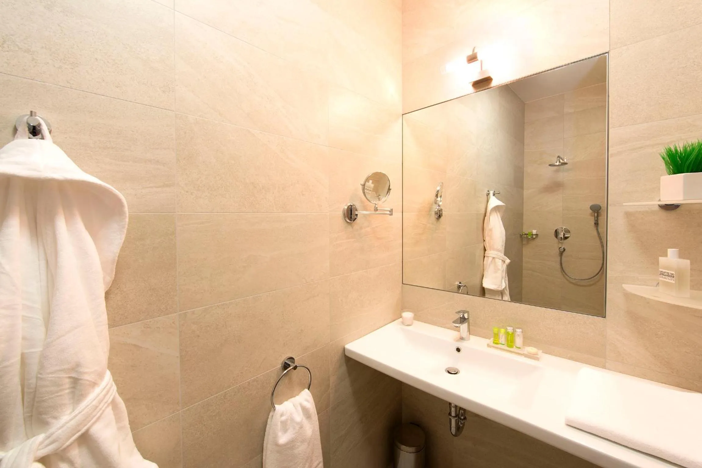 Bathroom in Grid Hotel