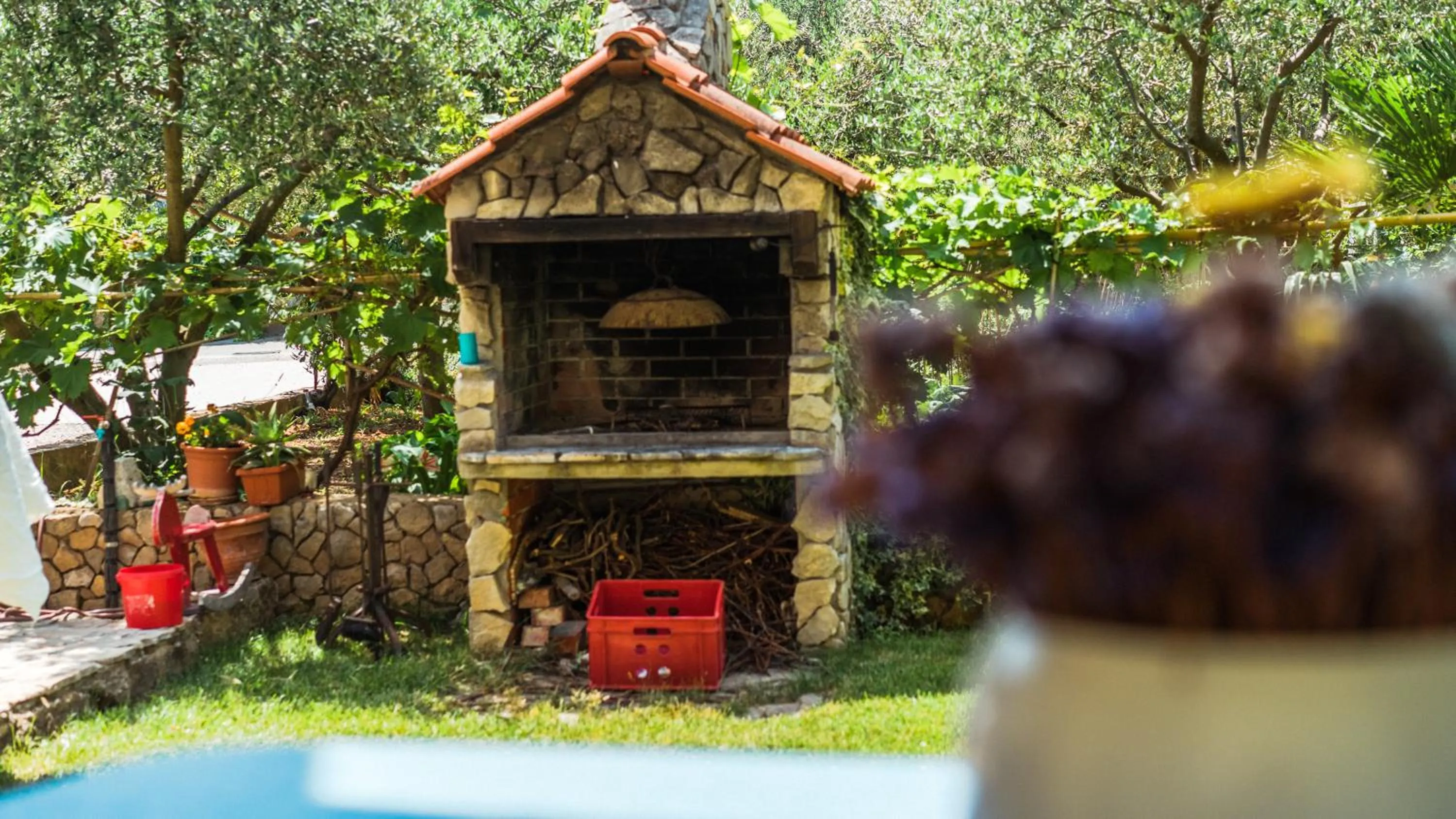 BBQ facilities in Apartments Yvonne