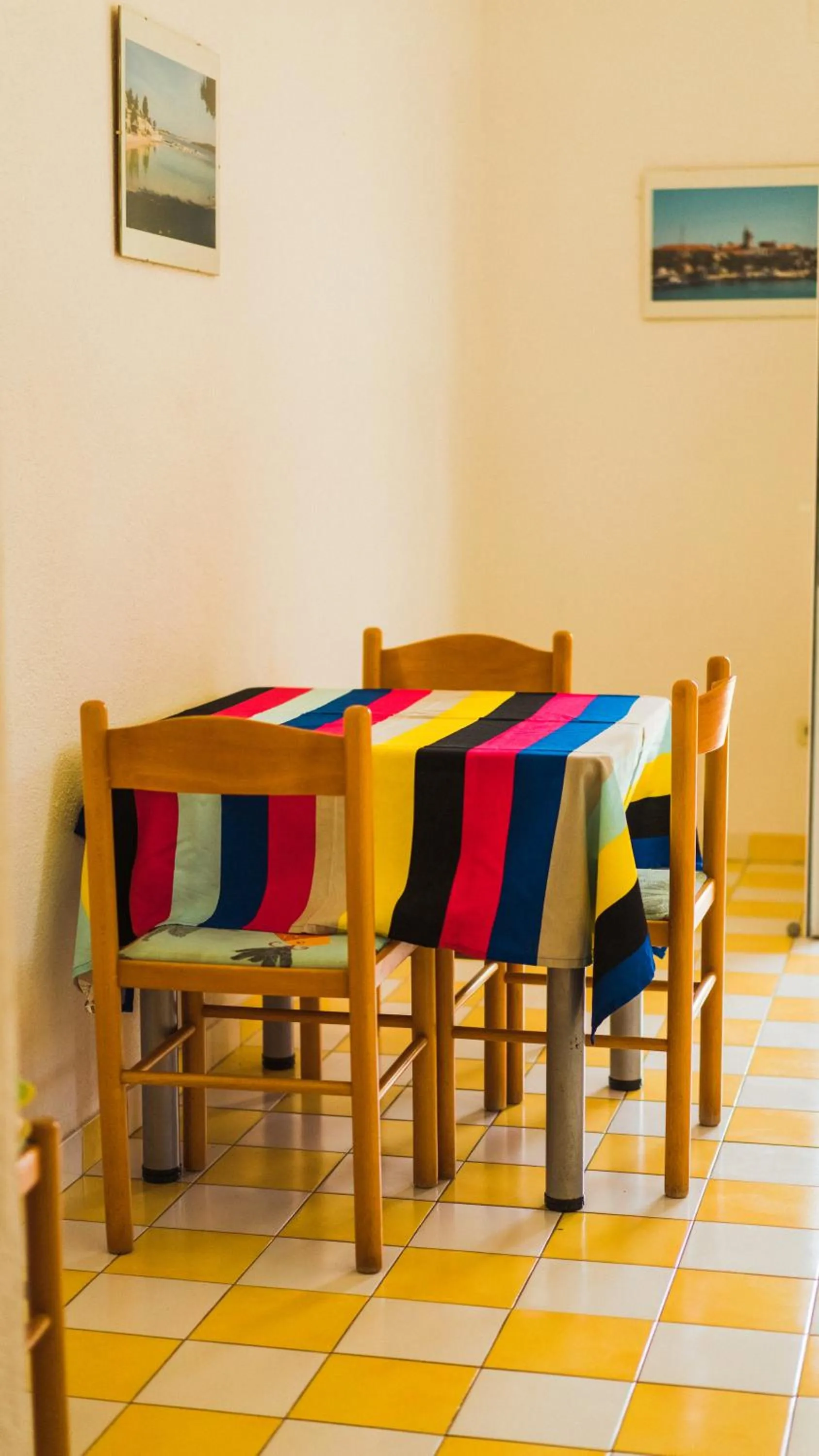 Dining area in Apartments Yvonne