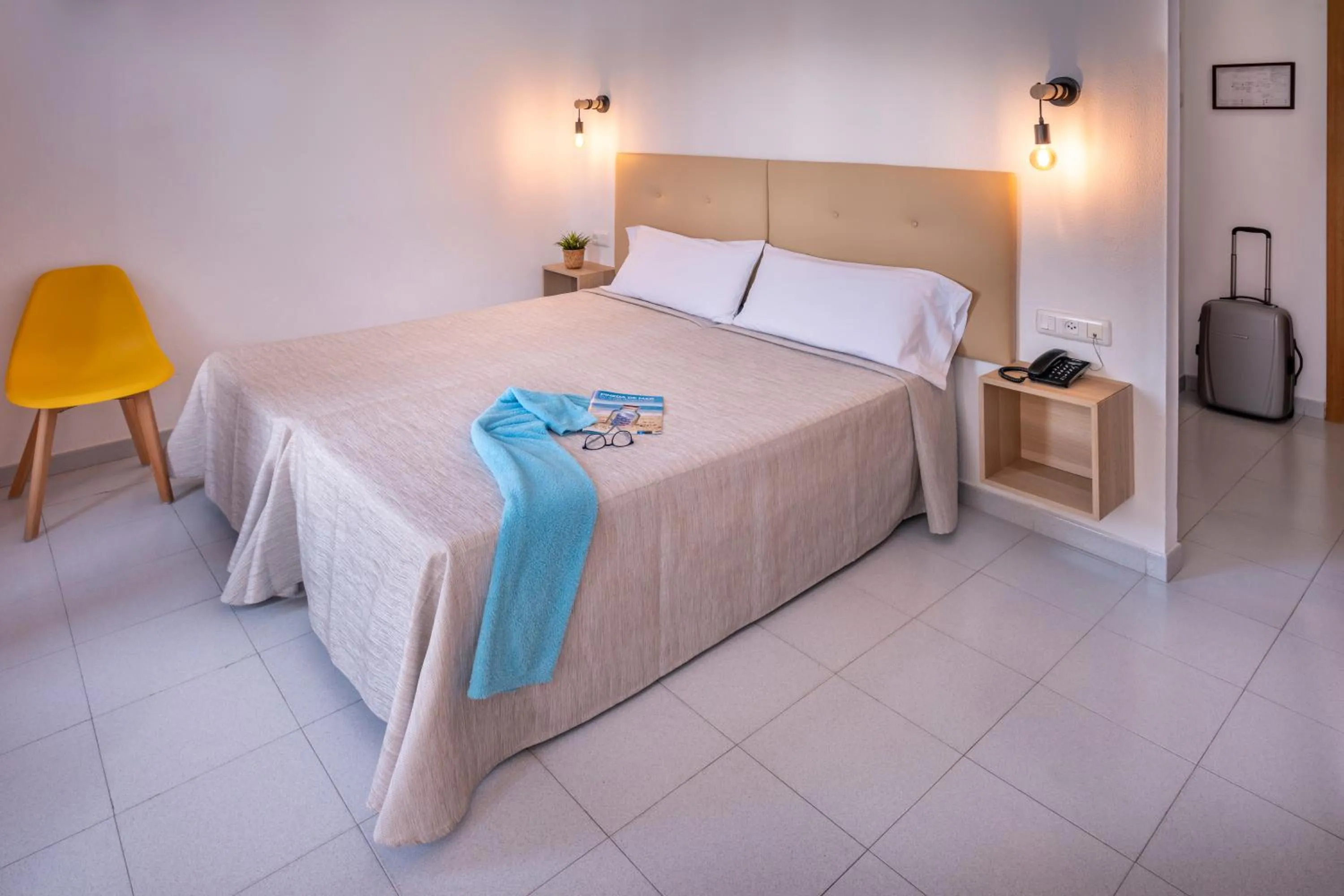 Photo of the whole room, Bed in Hotel Sorrabona