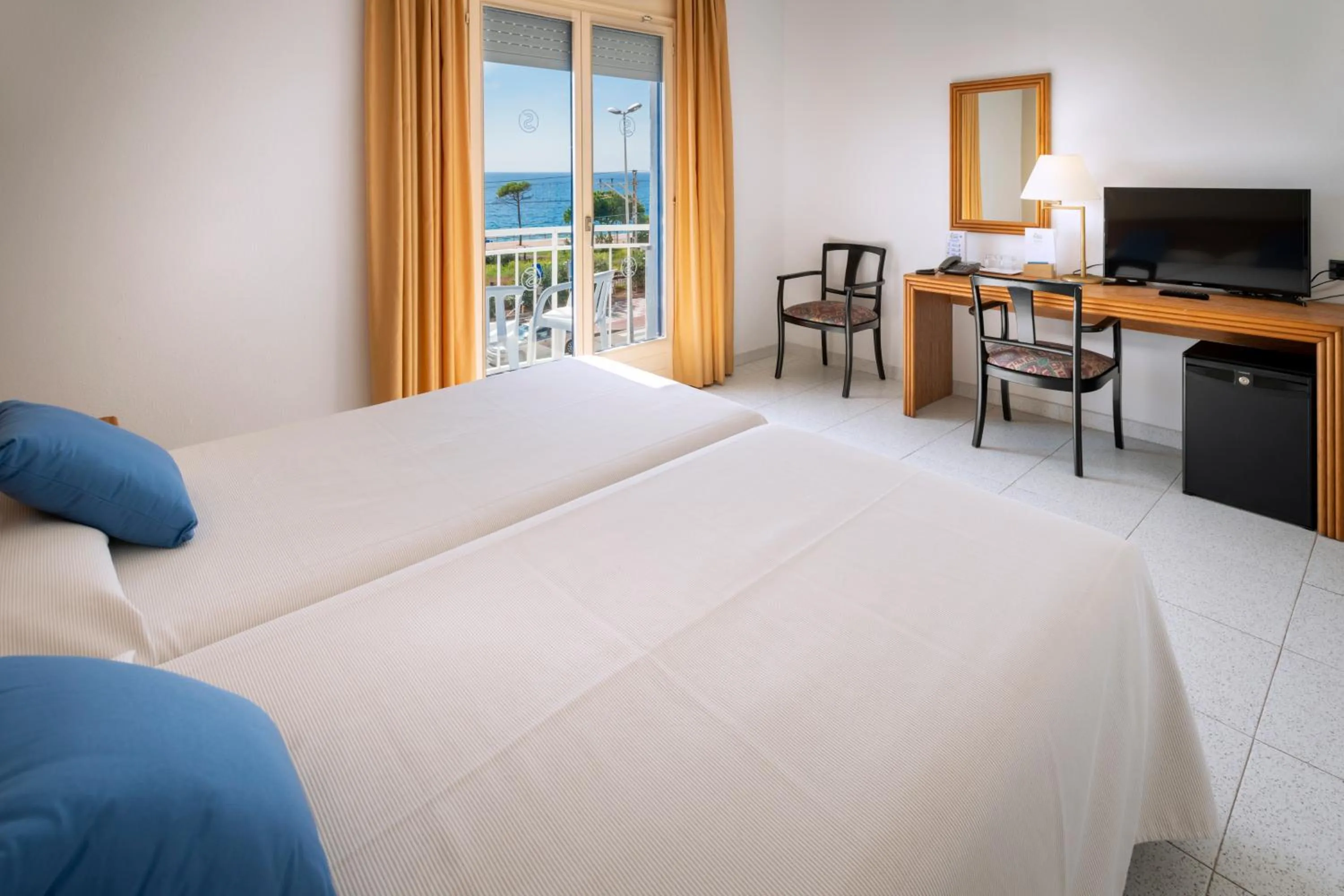 Bedroom, Bed in Hotel Sorrabona