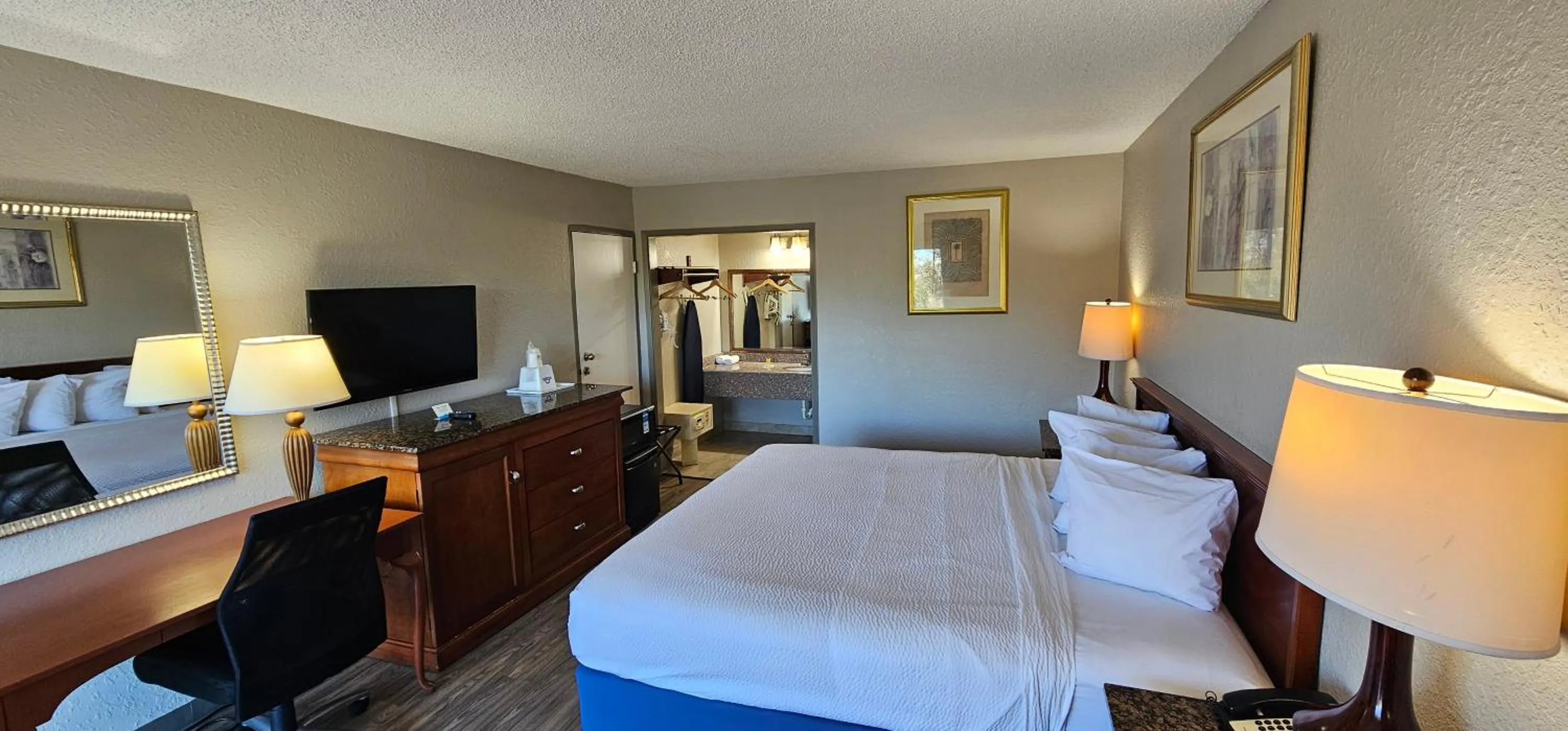 Bed in Days Inn by Wyndham Orlando Downtown