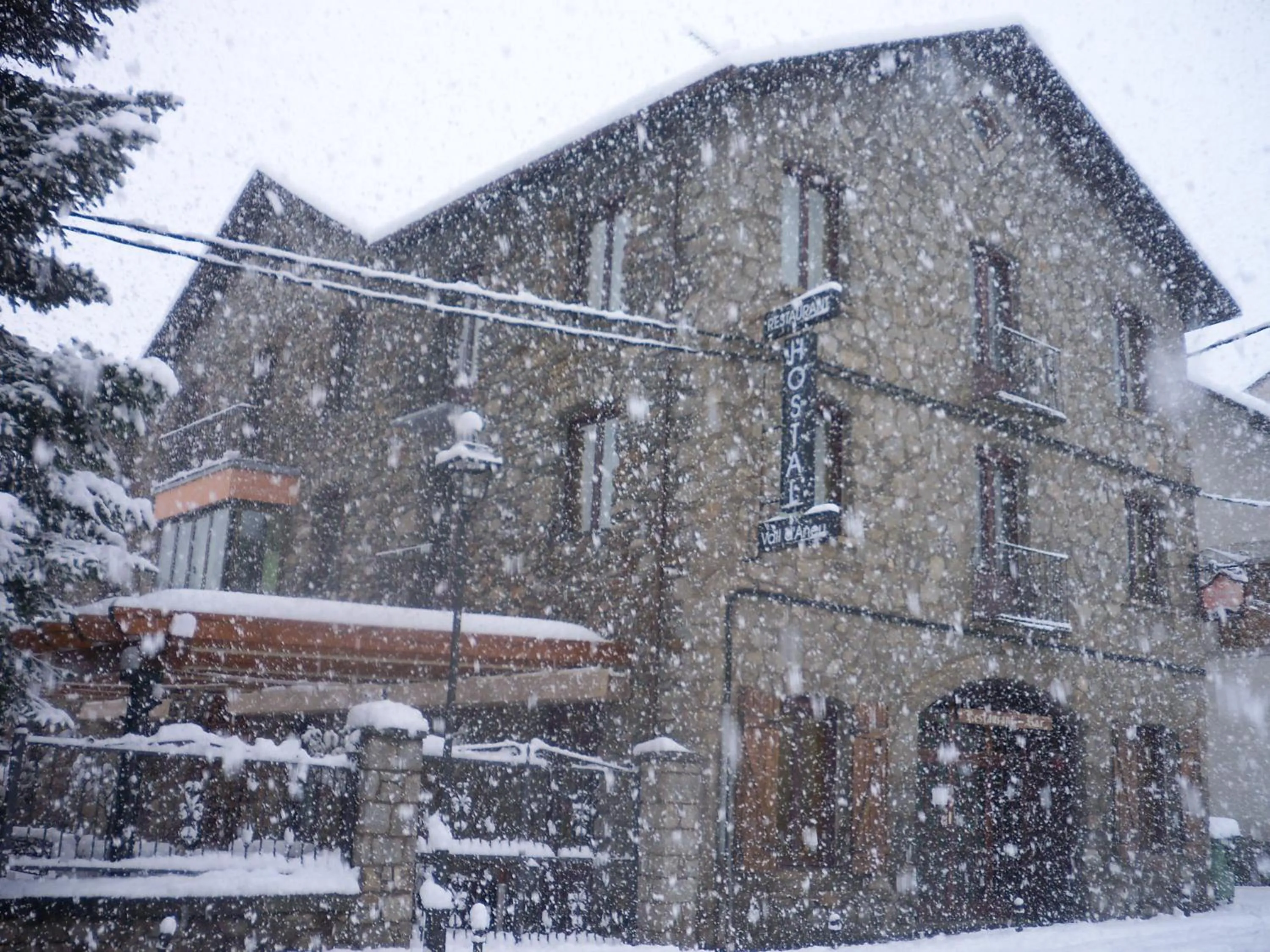 Property building in Hostal Vall D'Aneu by Arcas & Sambola