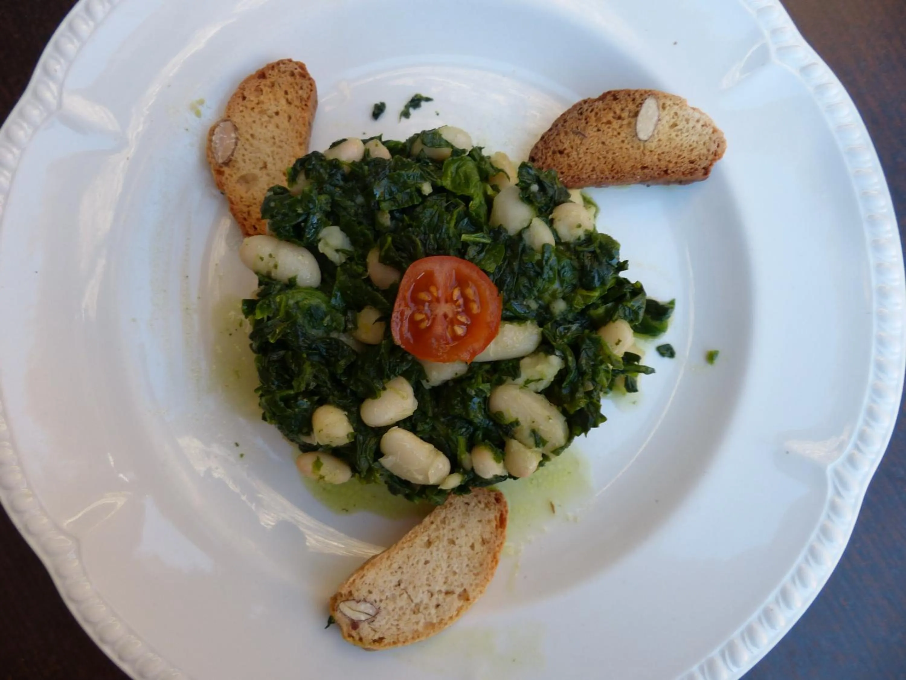 Food and drinks in Hostal Vall D'Aneu by Arcas & Sambola