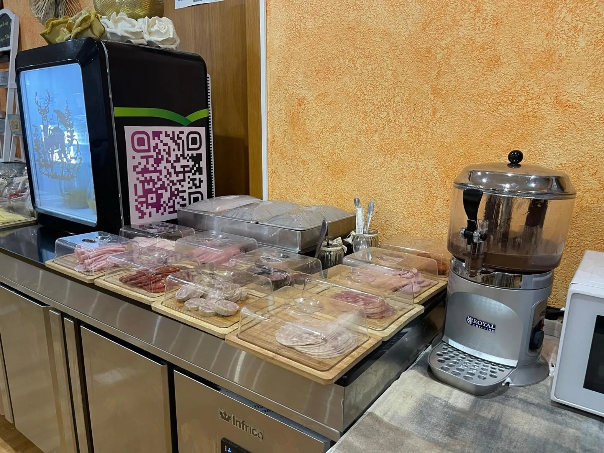 Restaurant/places to eat in Hostal Vall D'Aneu by Arcas & Sambola