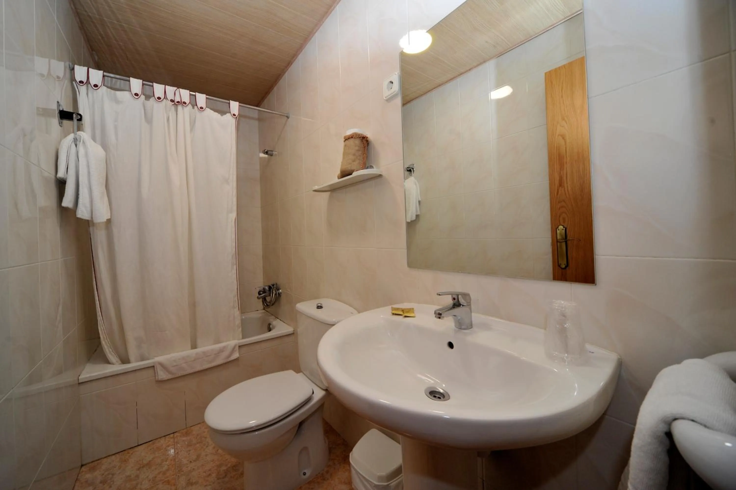 Bathroom in Hostal Vall D'Aneu by Arcas & Sambola