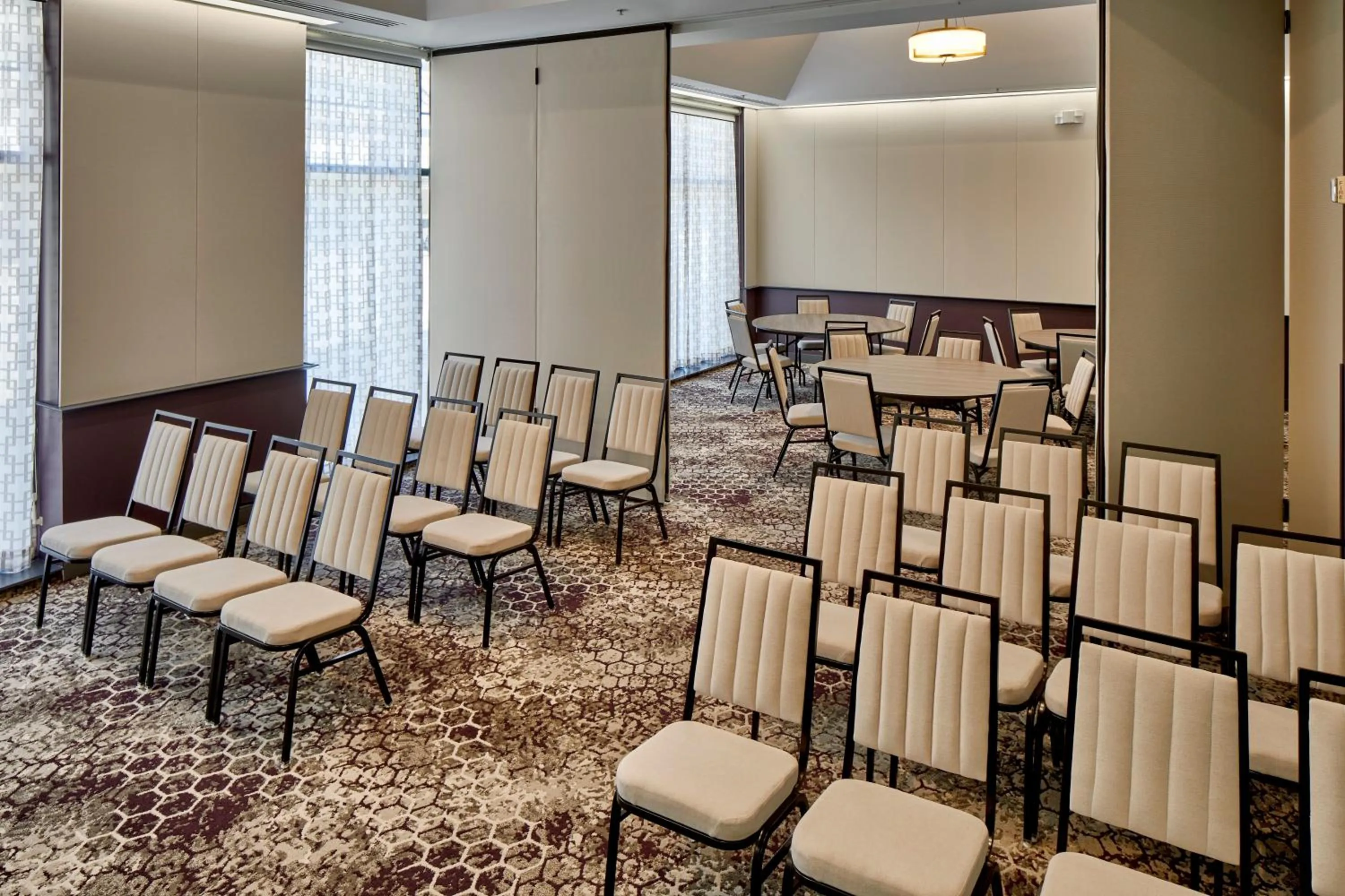 Meeting/conference room in Hotel Indigo Cleveland Downtown by IHG