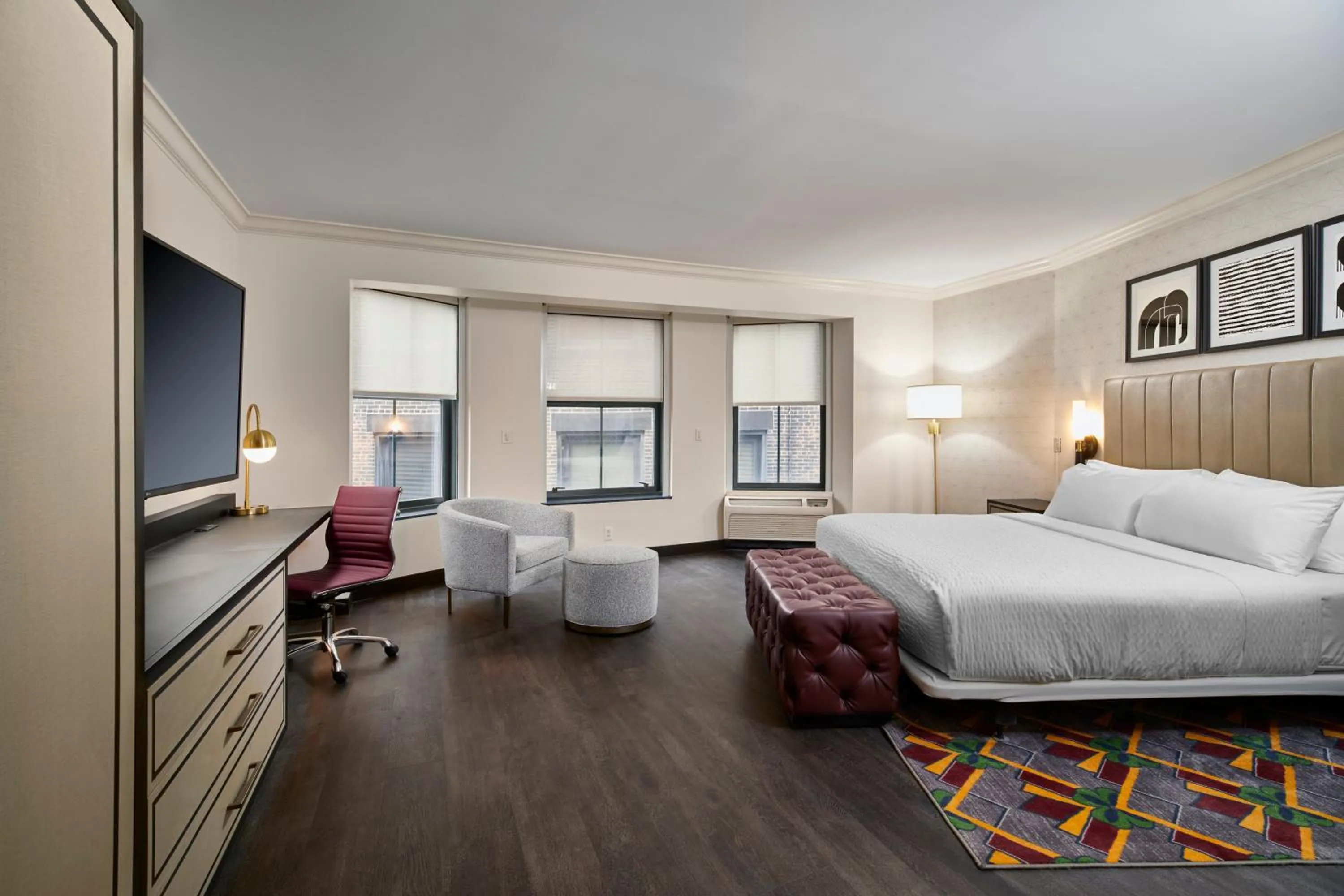Photo of the whole room, Bed in Hotel Indigo Cleveland Downtown by IHG