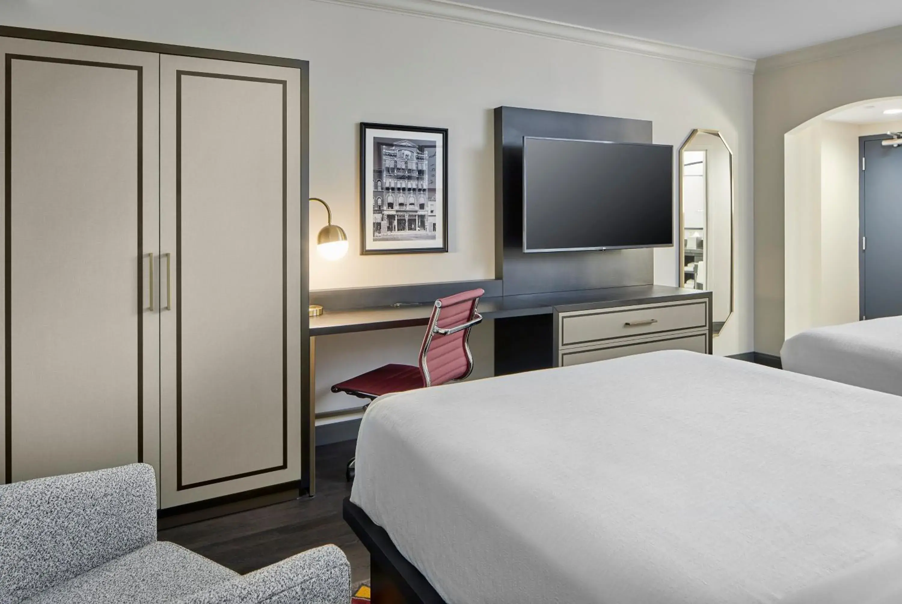 Standard Queen Room with Two Queen Beds and Mobility Accessible Tub in Hotel Indigo Cleveland Downtown by IHG Standard Queen Room with Two Queen Beds and Mobility Accessible Tub in Hotel Indigo Cleveland Downtown by IHG