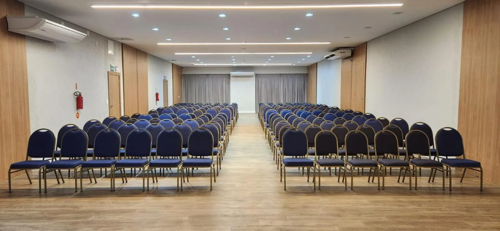 Meeting/conference room in Marambaia Hotel e Convenções