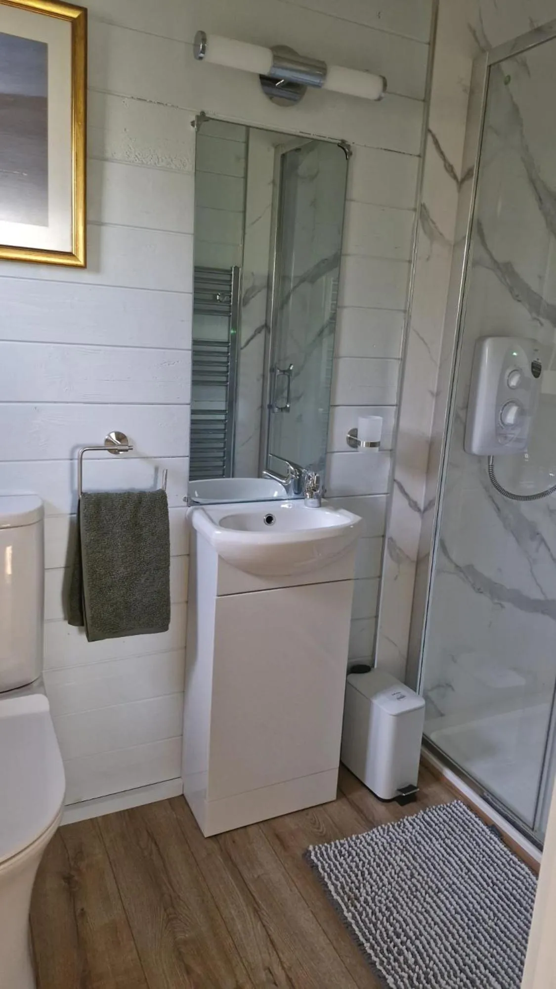 Shower in Luachra Lodge