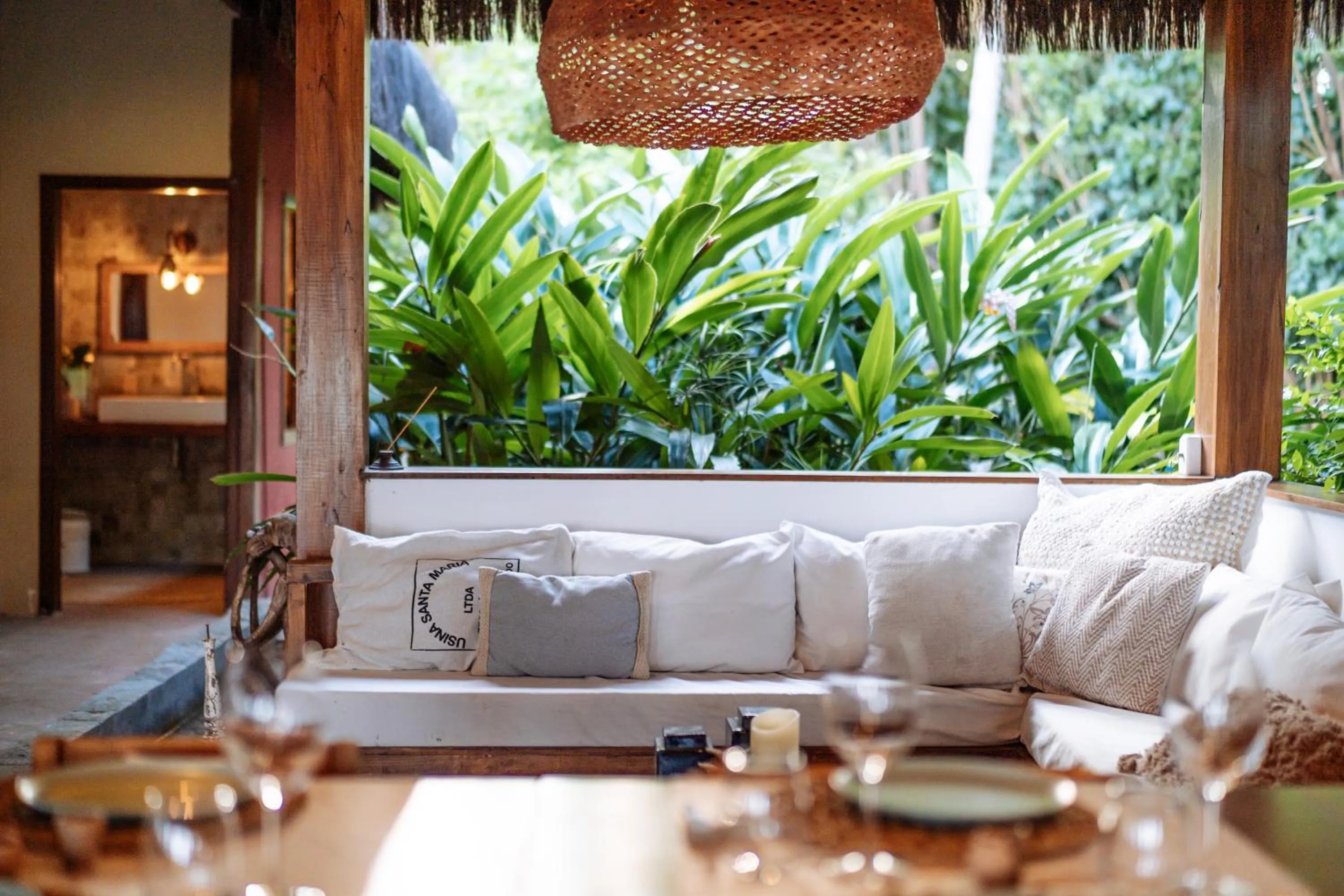 Communal lounge/ TV room in Vila Dos Orixás Boutique Hotel