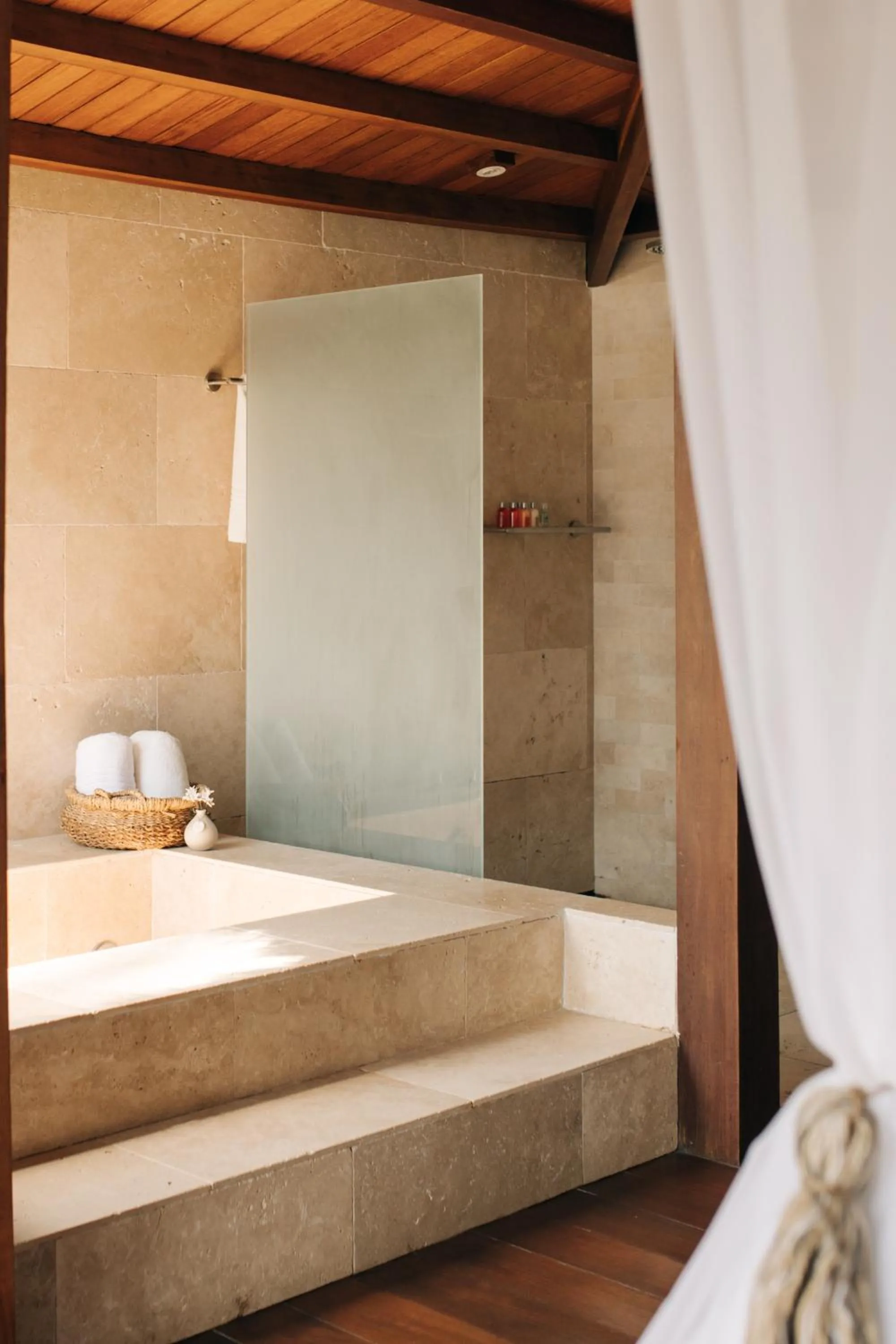 Hot Tub, Bed in Vila Dos Orixás Boutique Hotel