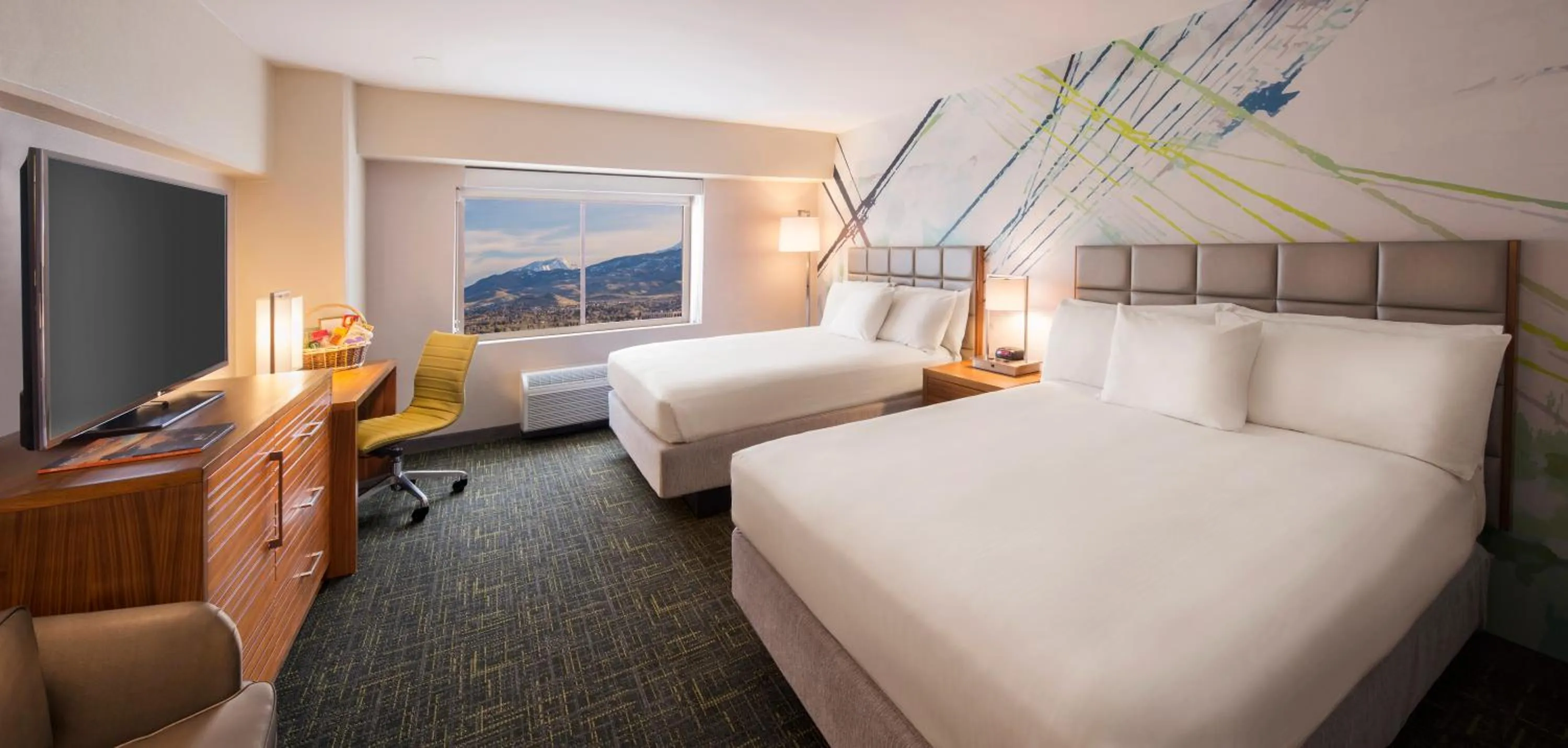 Bedroom, Bed in Circus Circus Reno Hotel Casino at THE ROW