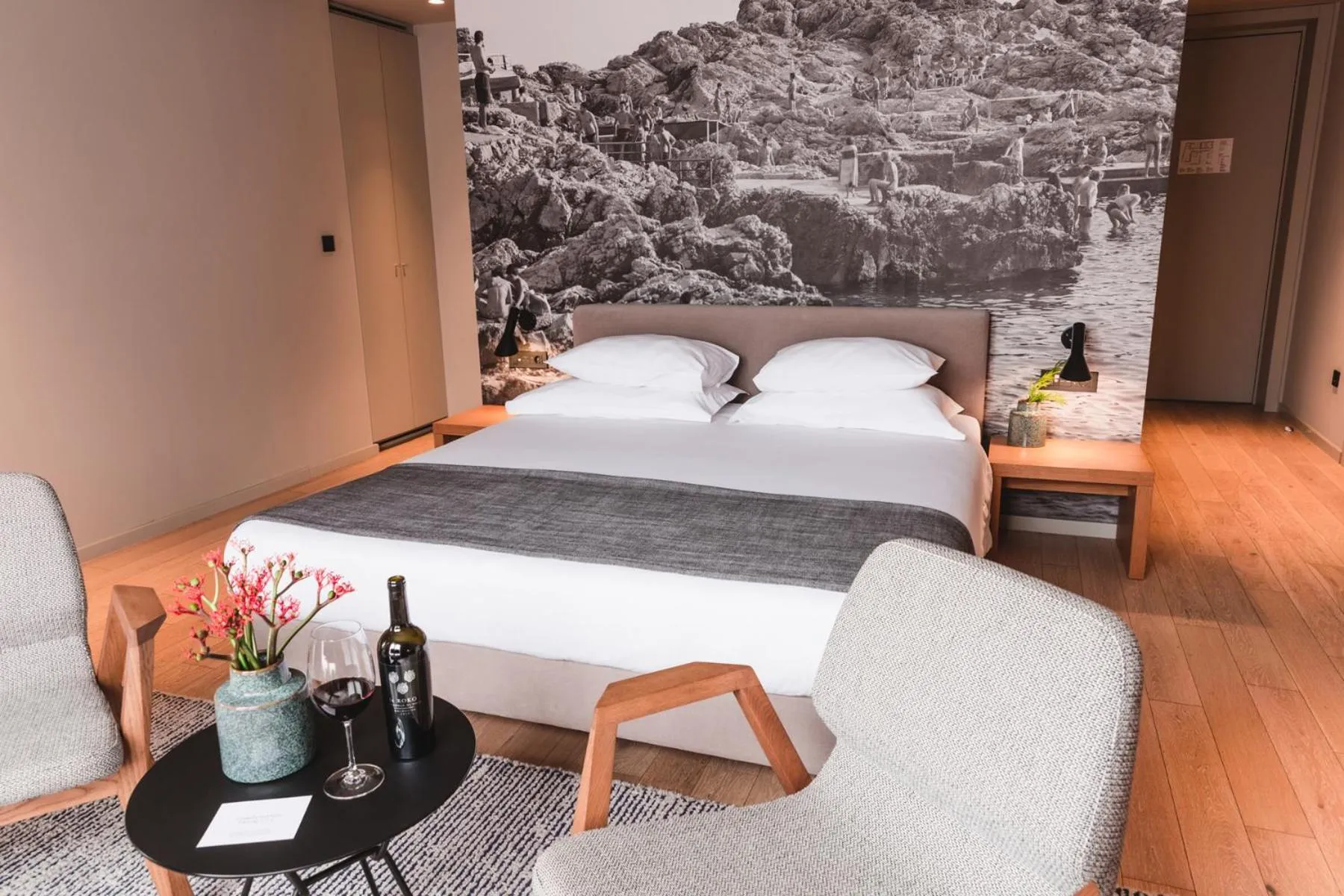 Bed in One Suite Hotel