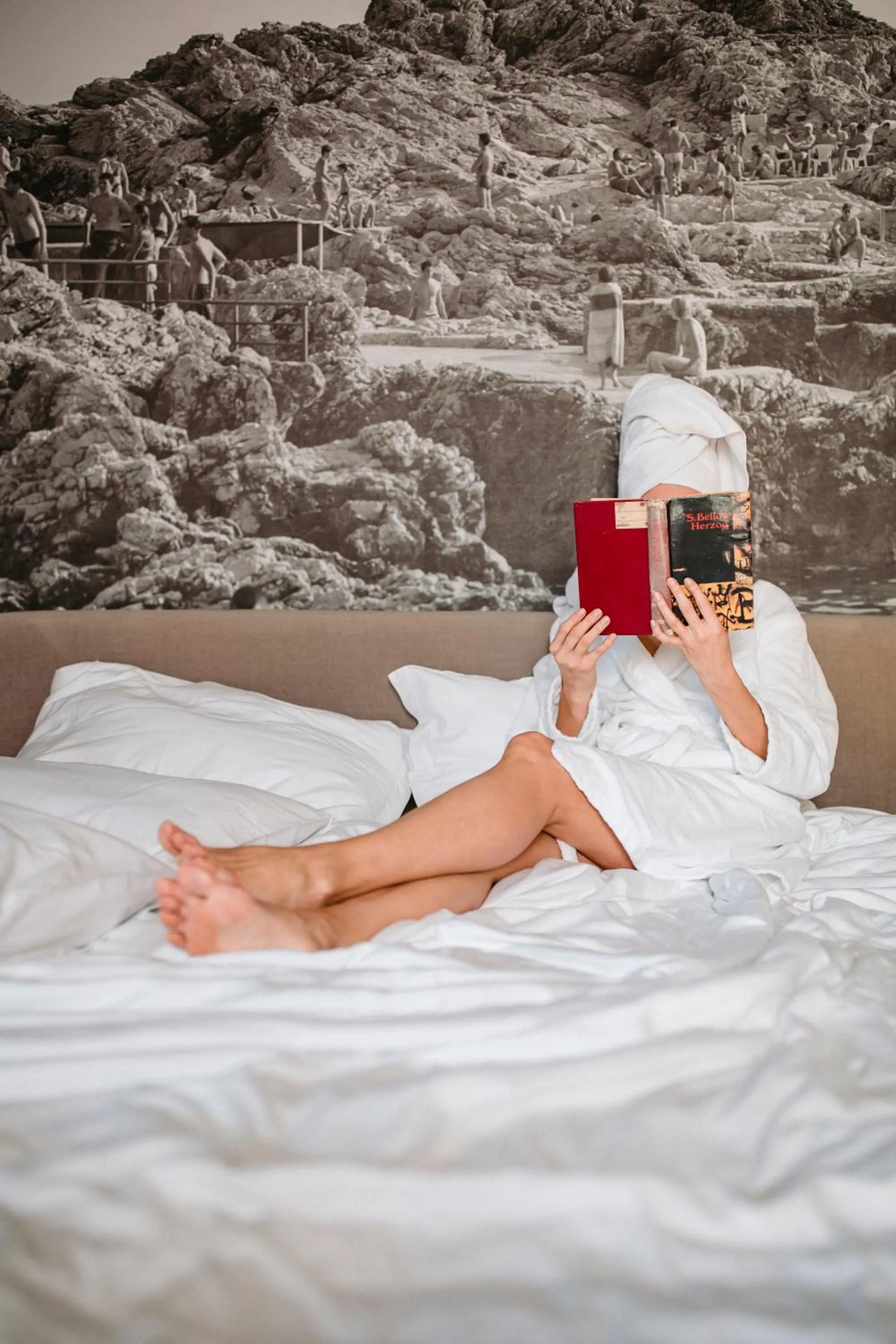 Bed in One Suite Hotel