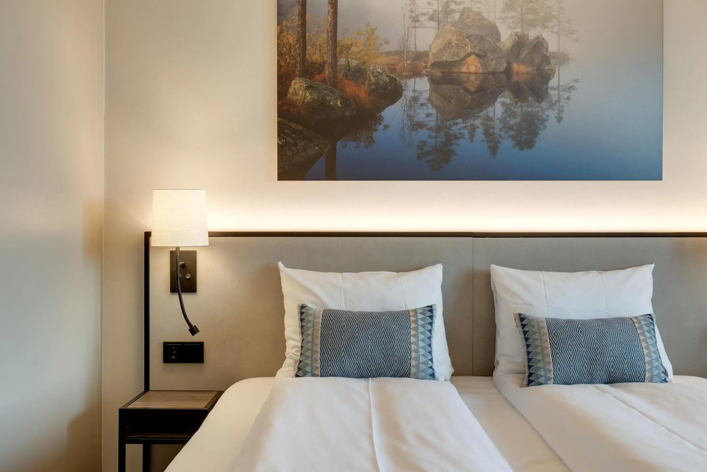 Classic Single or Double Room with a Lake view and Balcony in Tyrifjord Hotell Classic Single or Double Room with a Lake view and Balcony in Tyrifjord Hotell