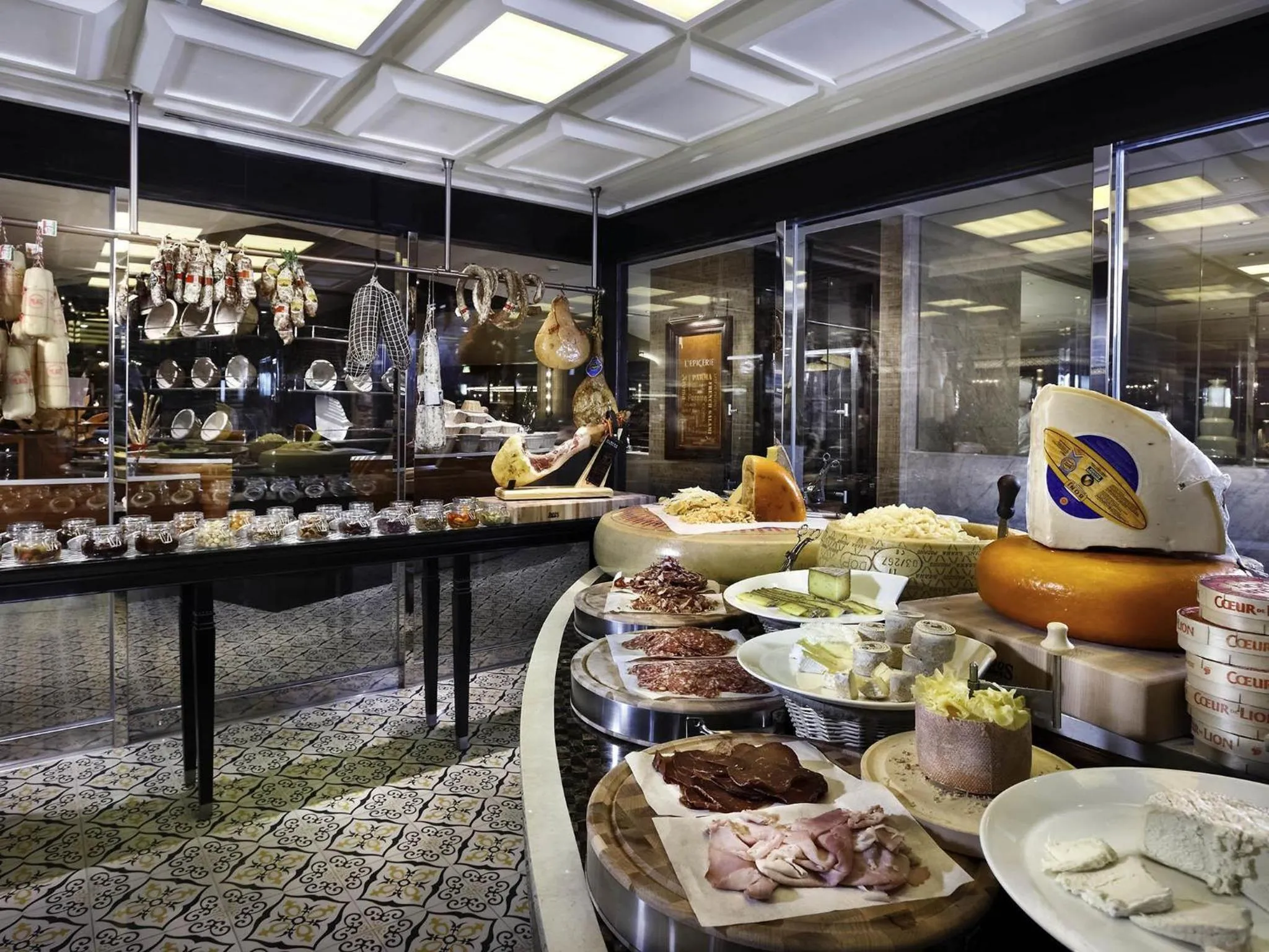 Restaurant/places to eat in Sofitel Philippine Plaza Manila