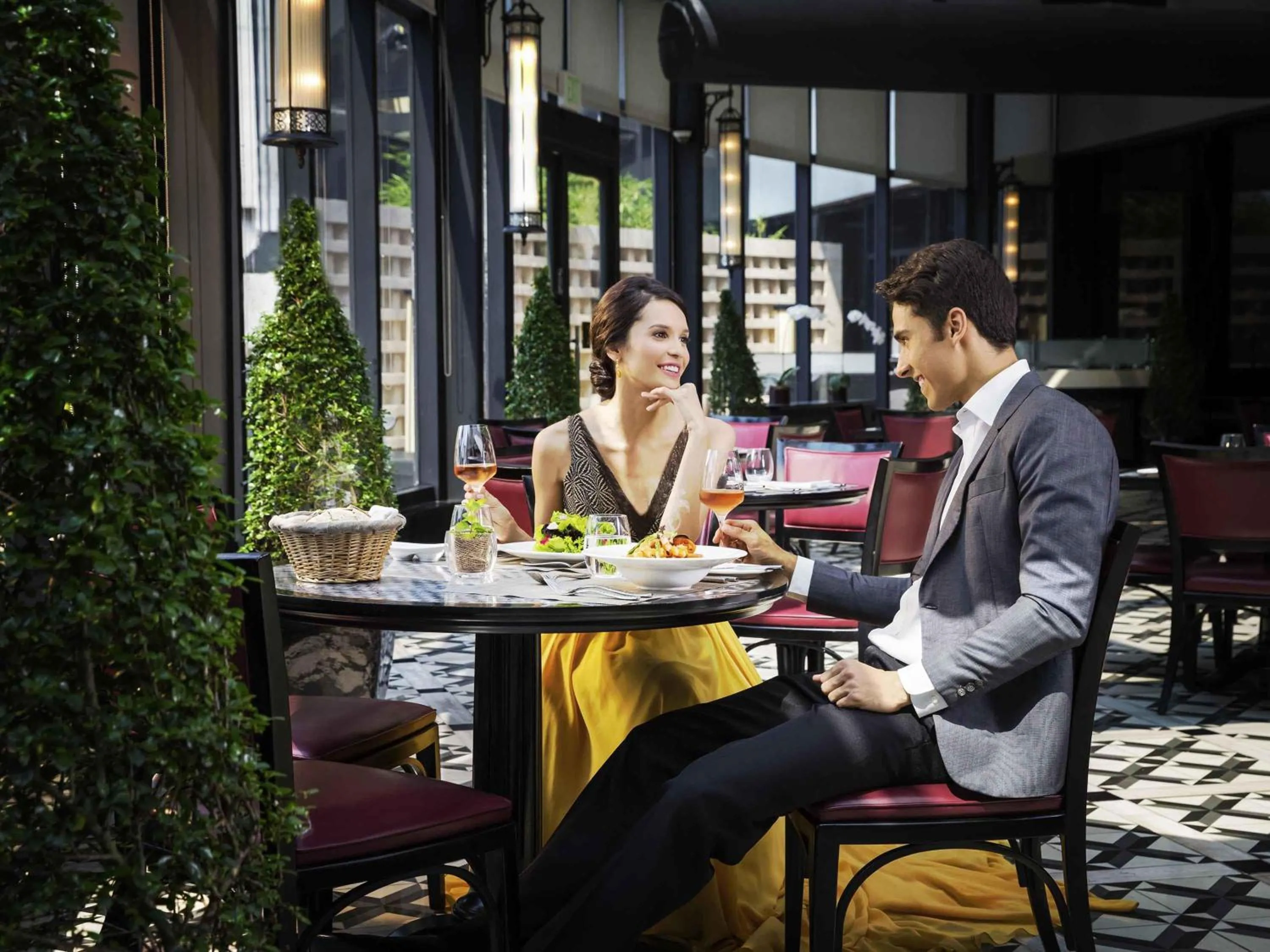 Lounge or bar in Sofitel Philippine Plaza Manila