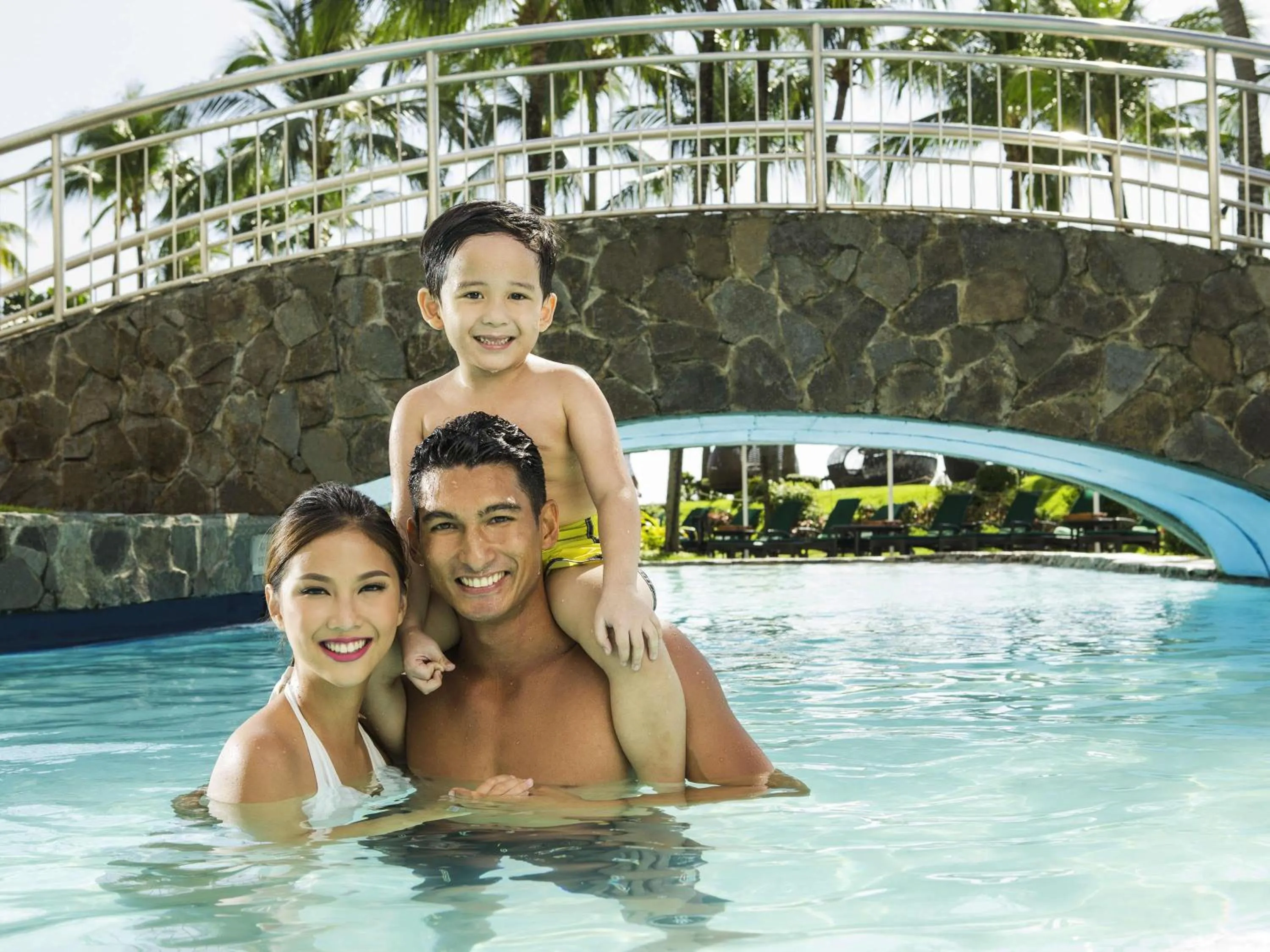Bedroom in Sofitel Philippine Plaza Manila