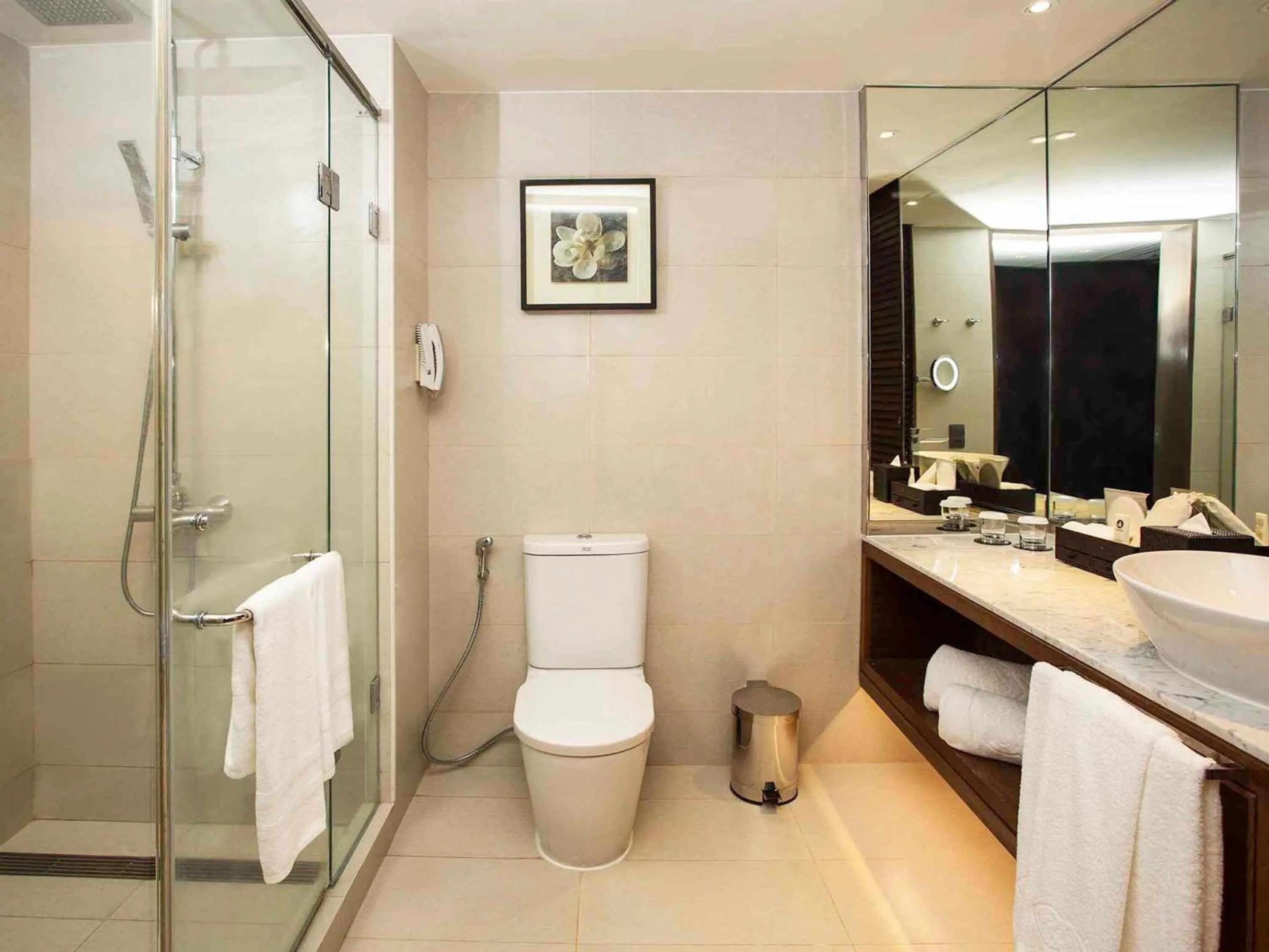 Bedroom in Sofitel Philippine Plaza Manila