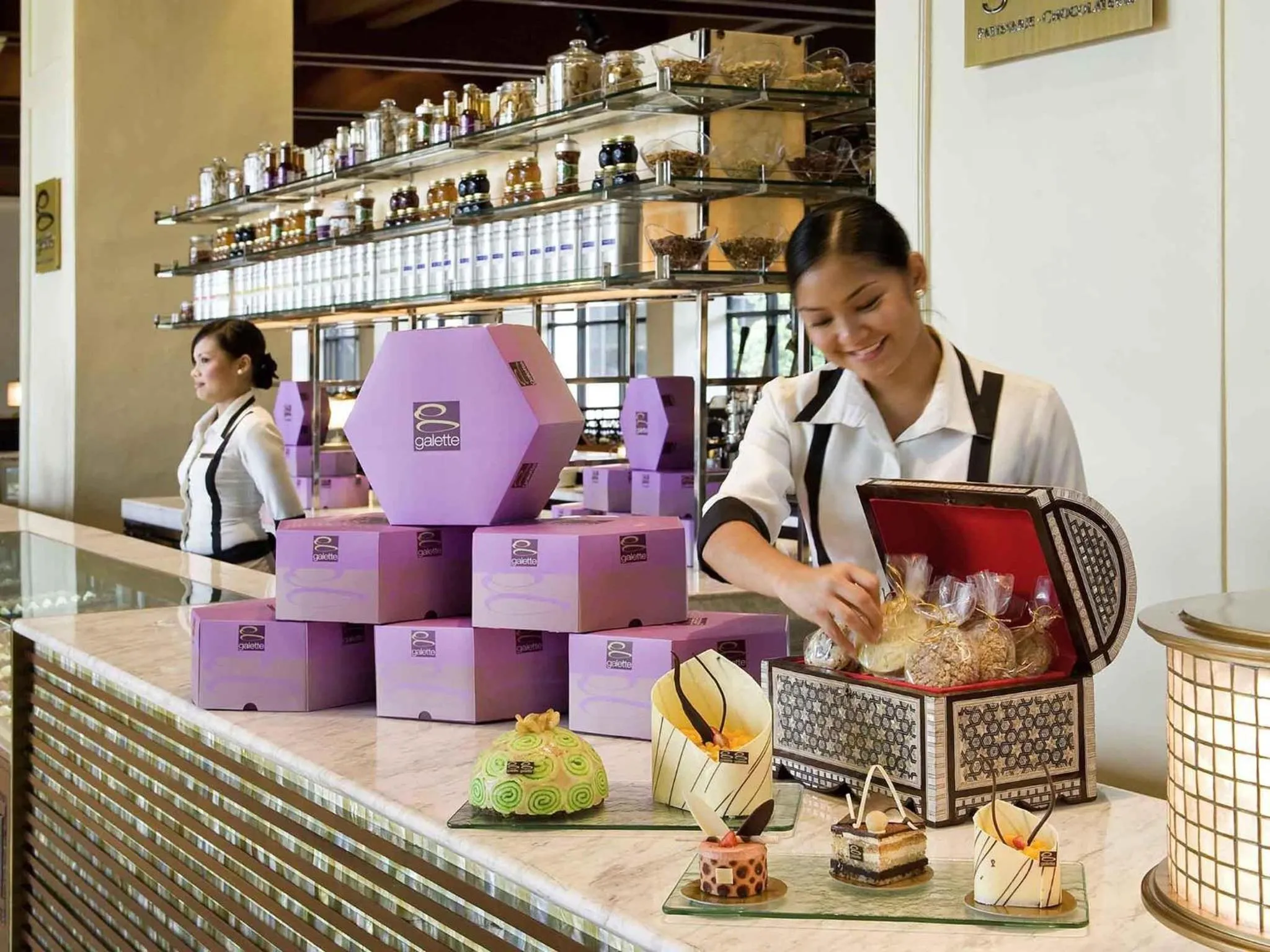 Restaurant/places to eat in Sofitel Philippine Plaza Manila