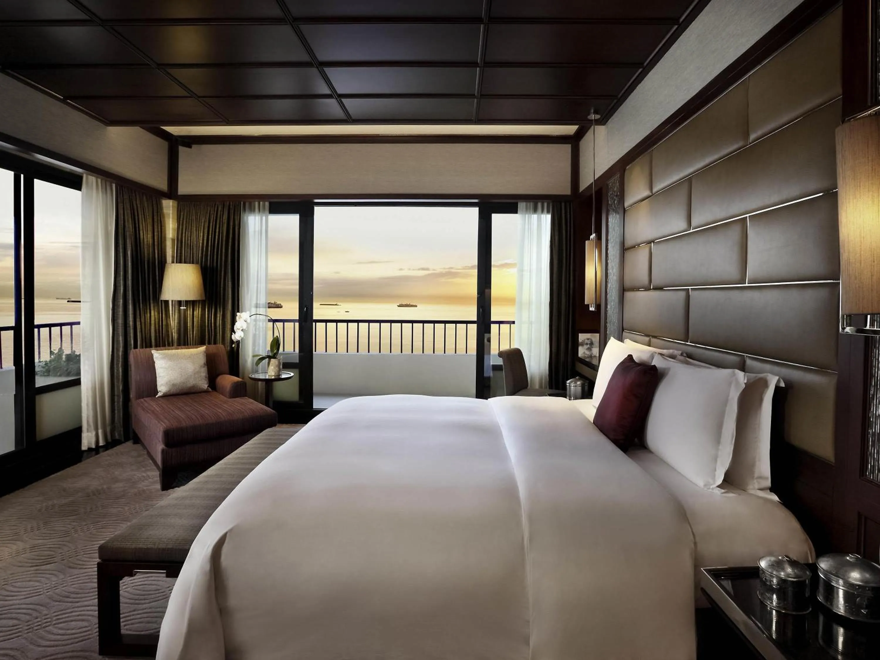 Photo of the whole room in Sofitel Philippine Plaza Manila