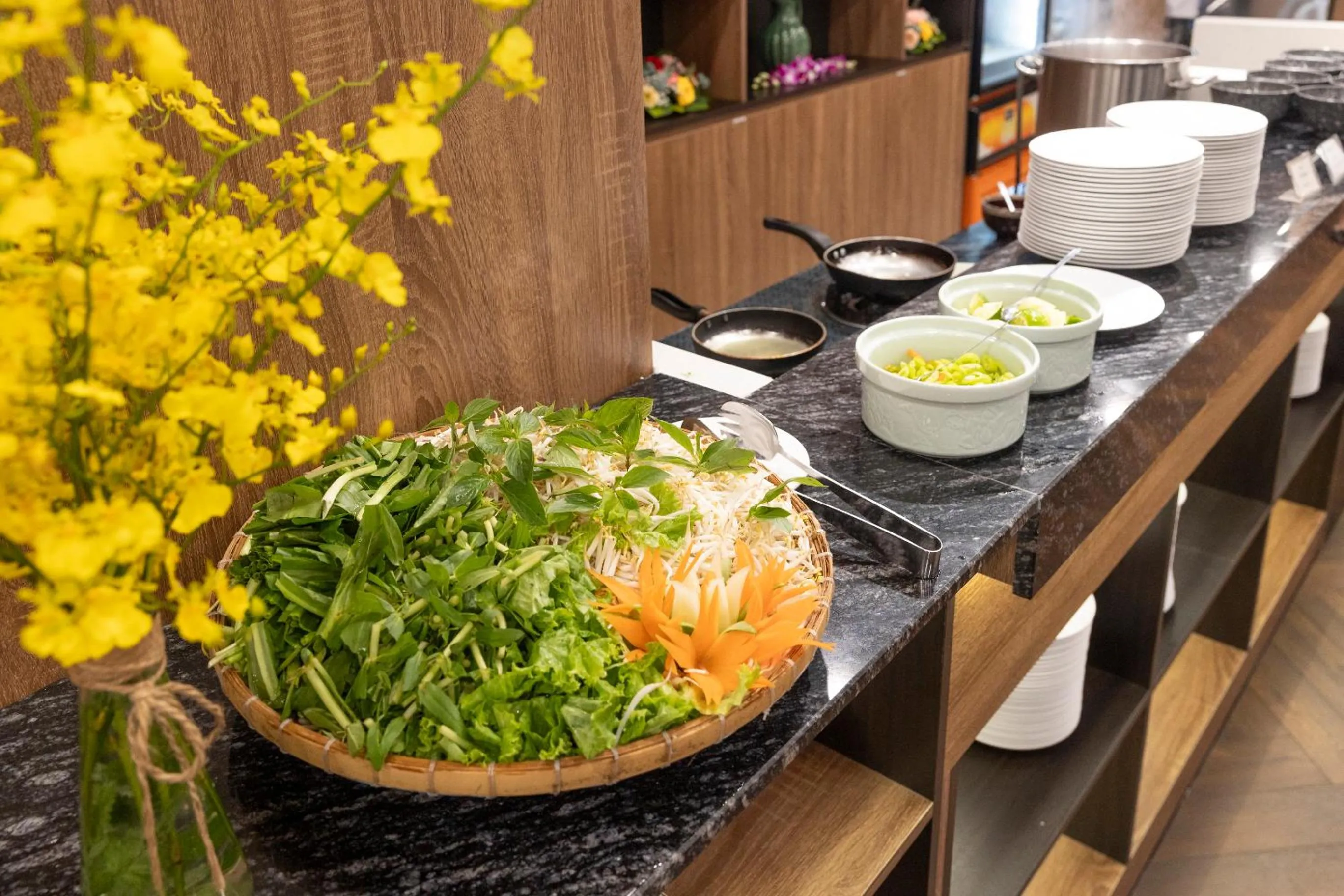 Restaurant/places to eat in Sen Viet Hotel