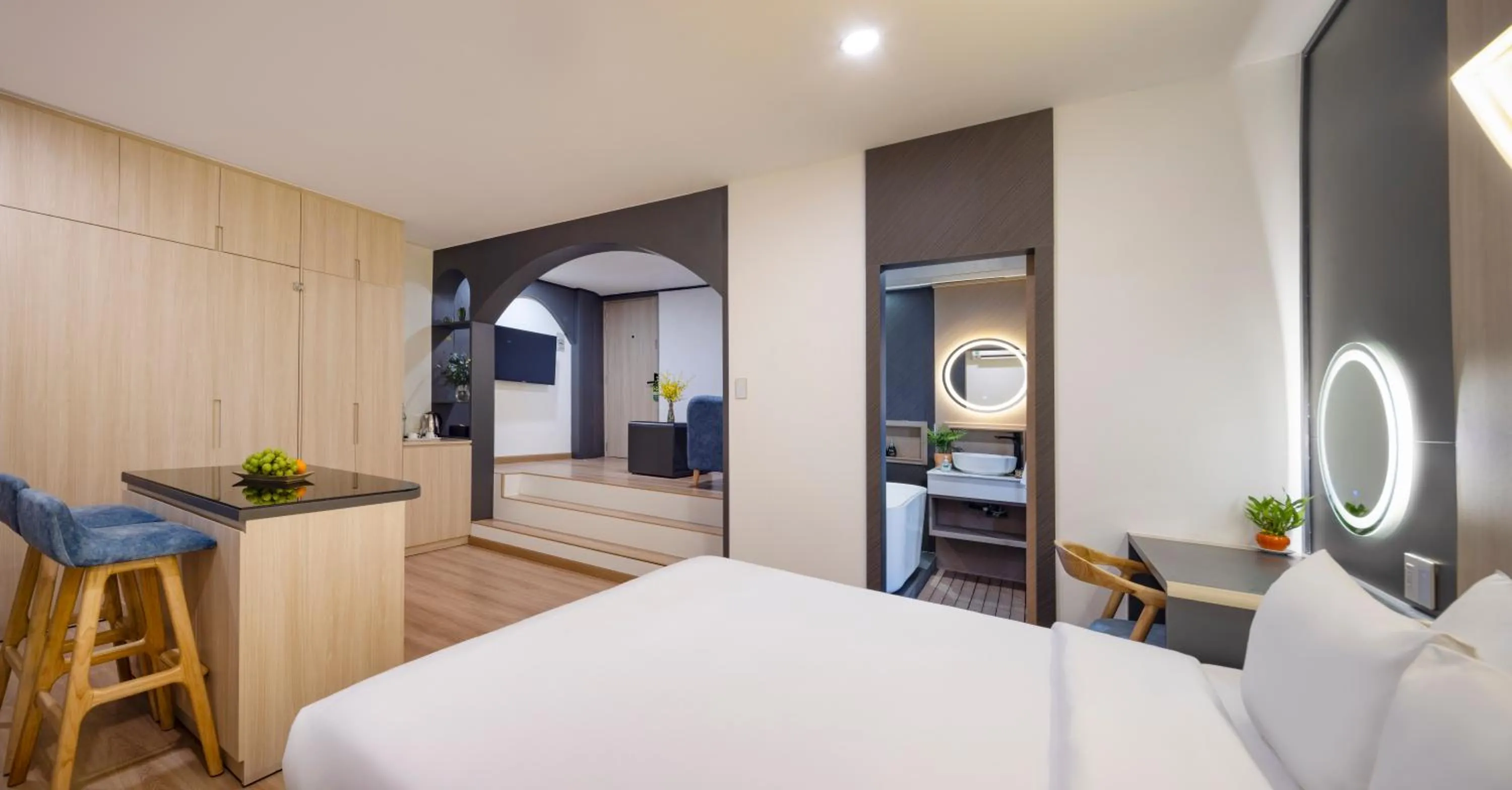 Photo of the whole room, Bed in Sen Viet Hotel