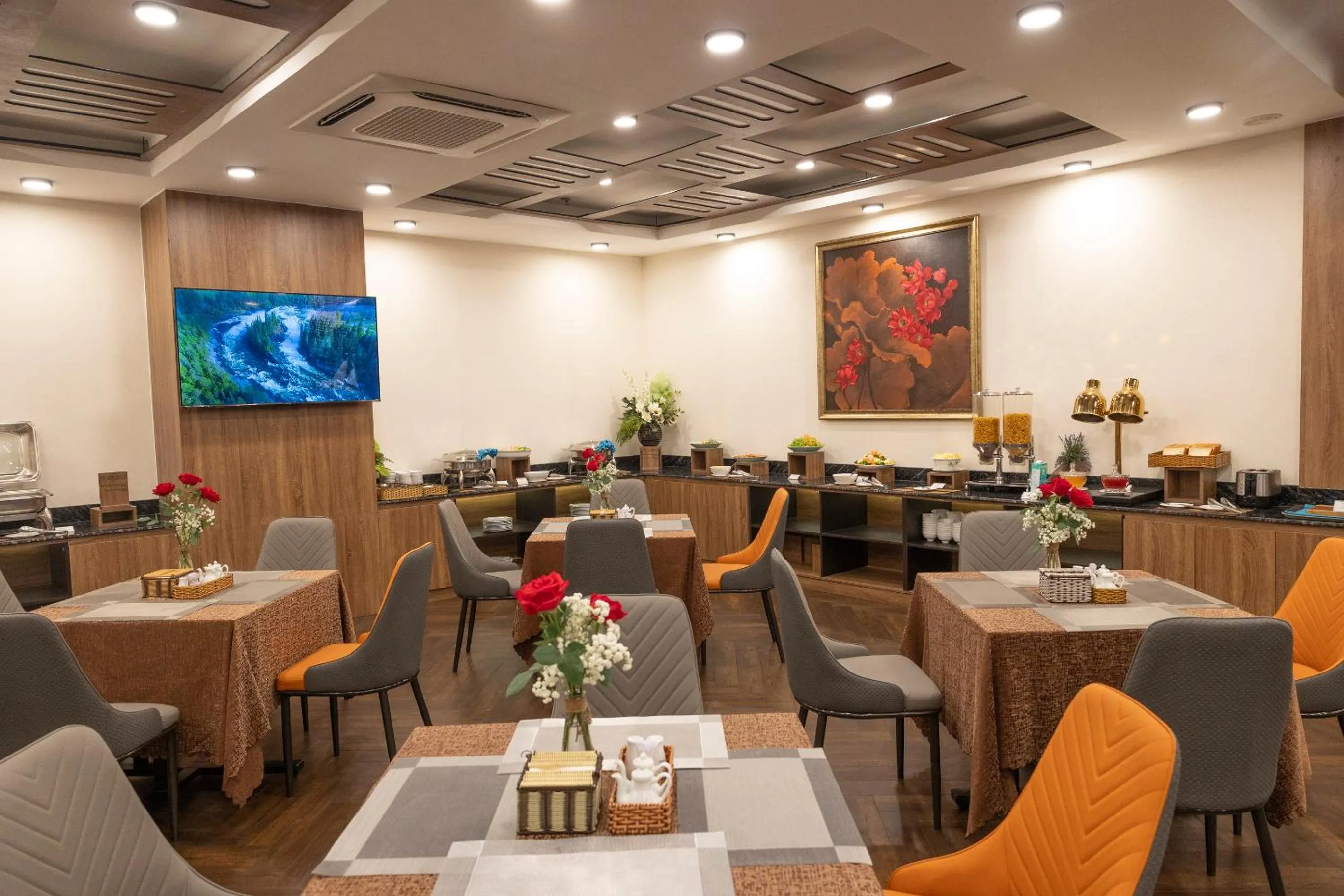 Restaurant/places to eat in Sen Viet Hotel