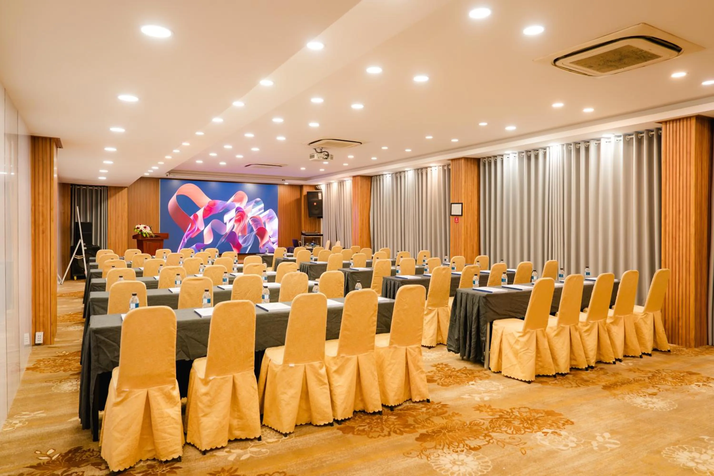 Banquet/Function facilities in Viet Lotus Saigon Hotel