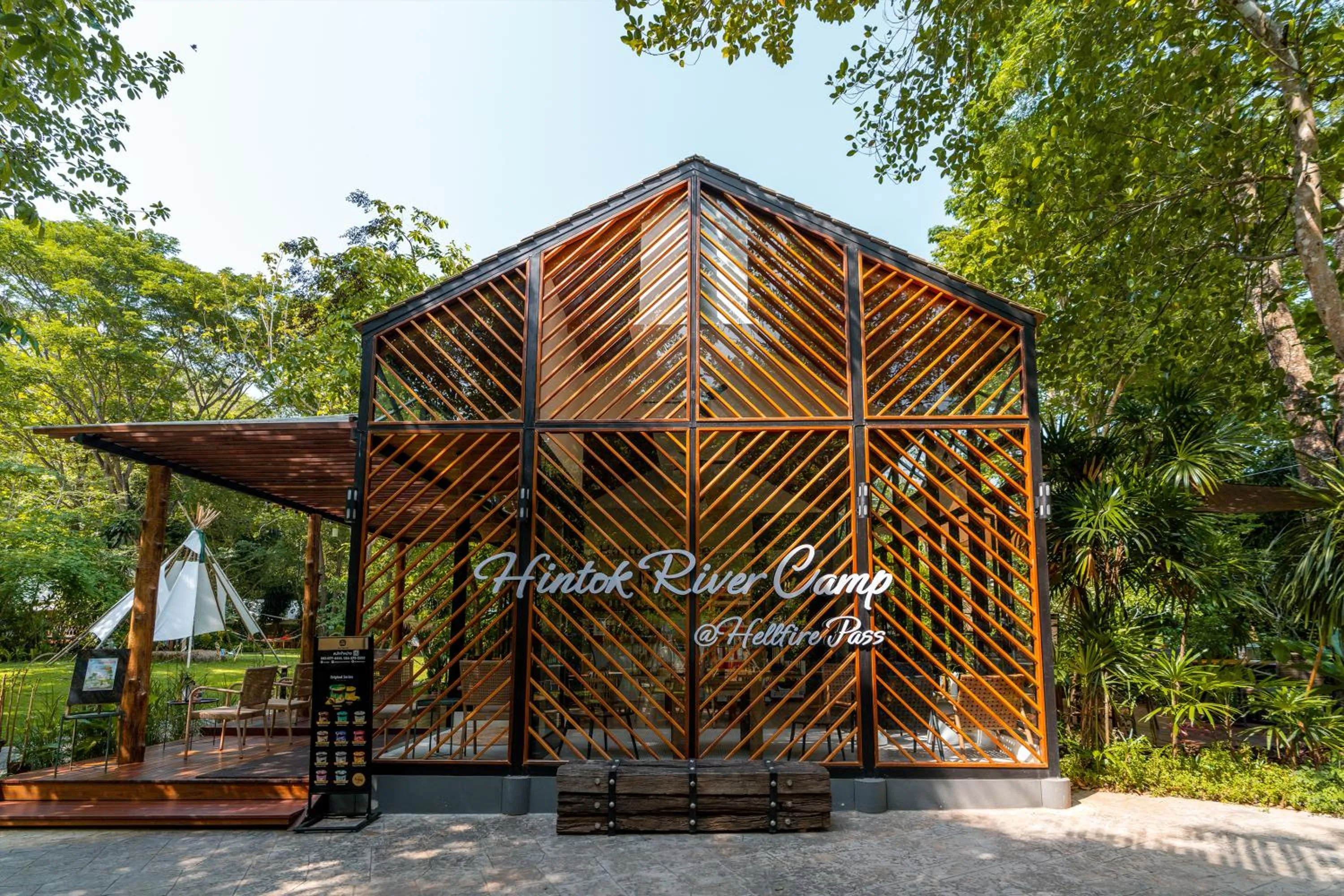 Property building in Hintok River Camp