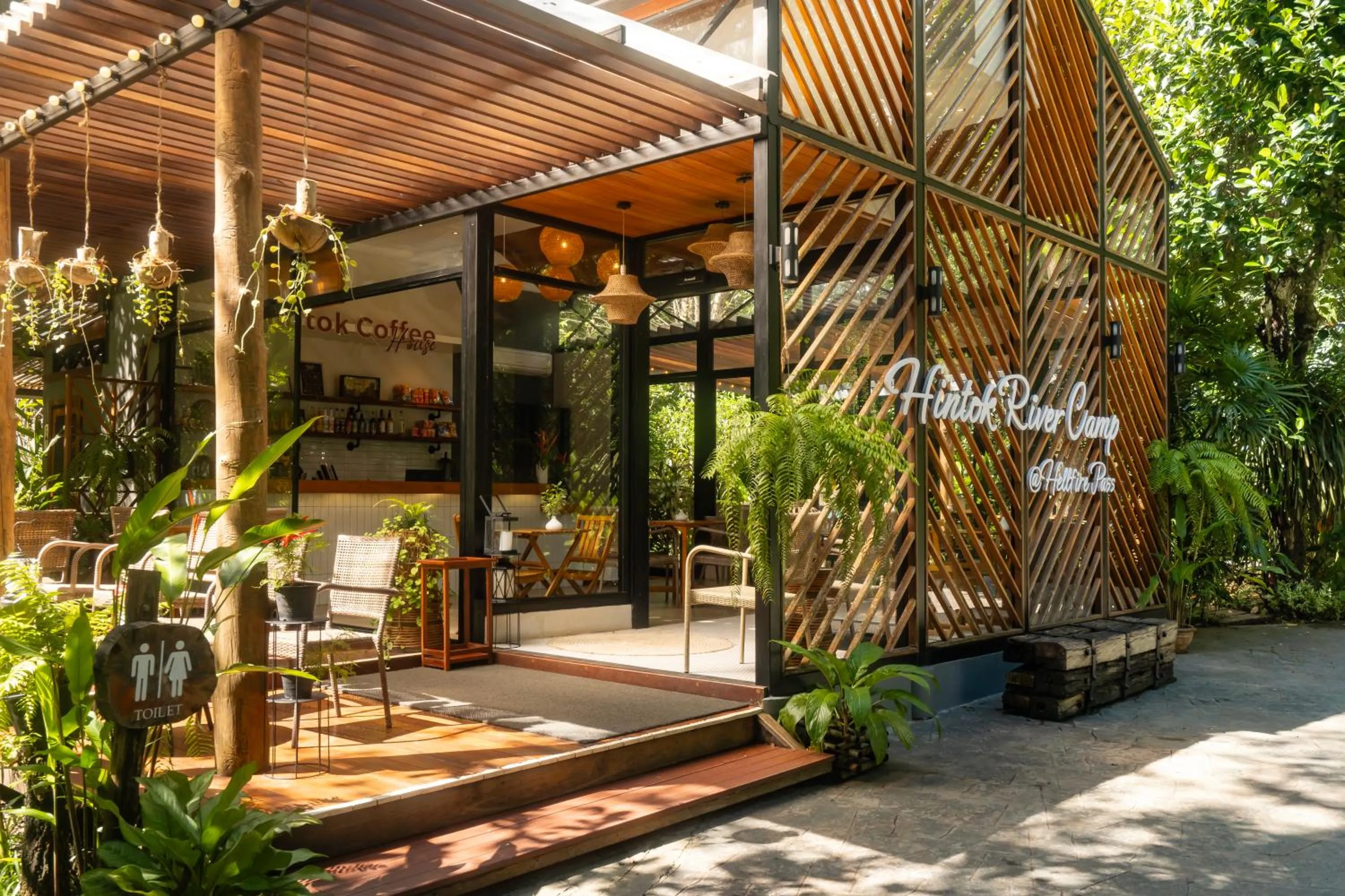 On-site shops in Hintok River Camp