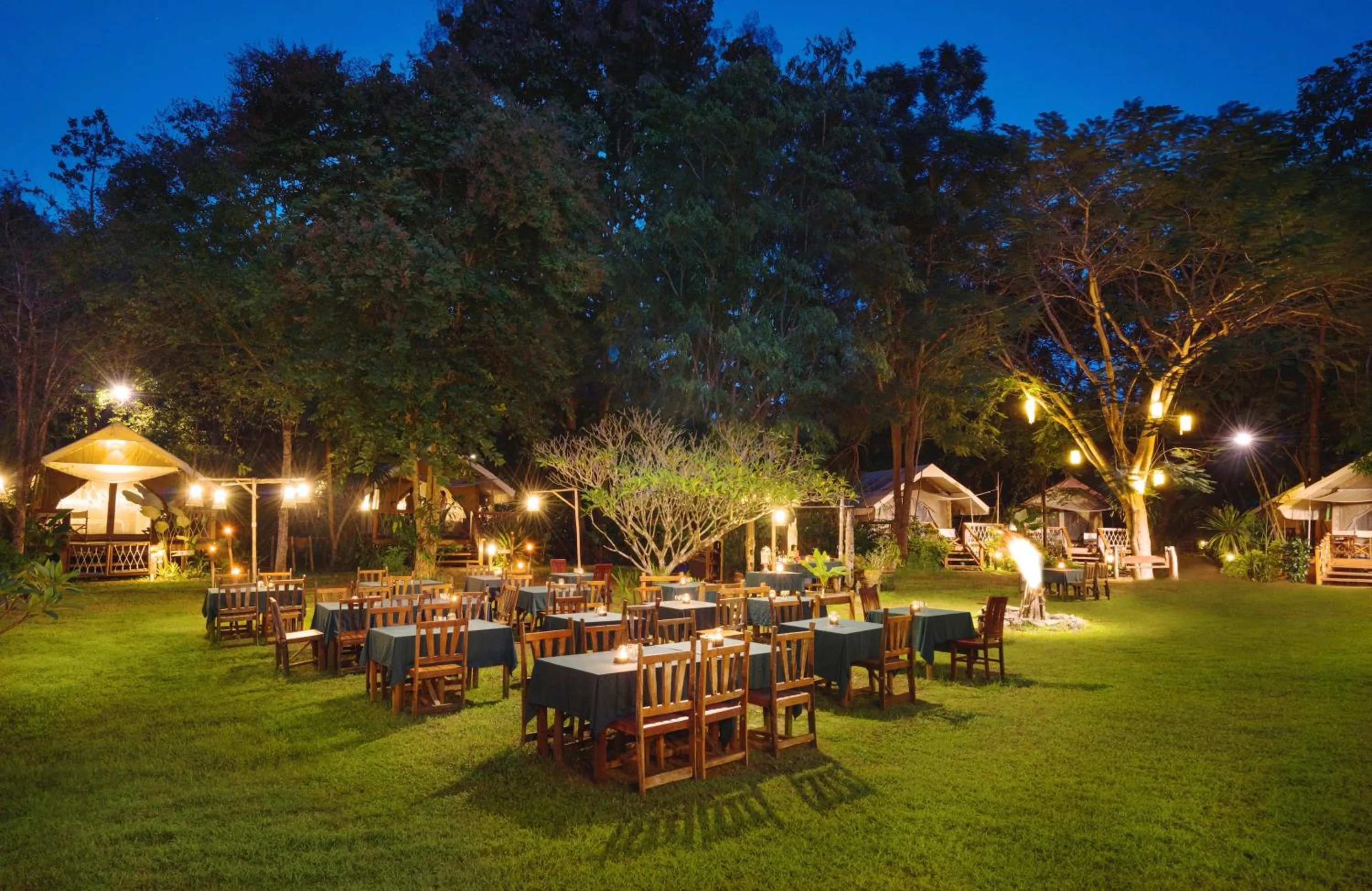 Restaurant/places to eat in Hintok River Camp