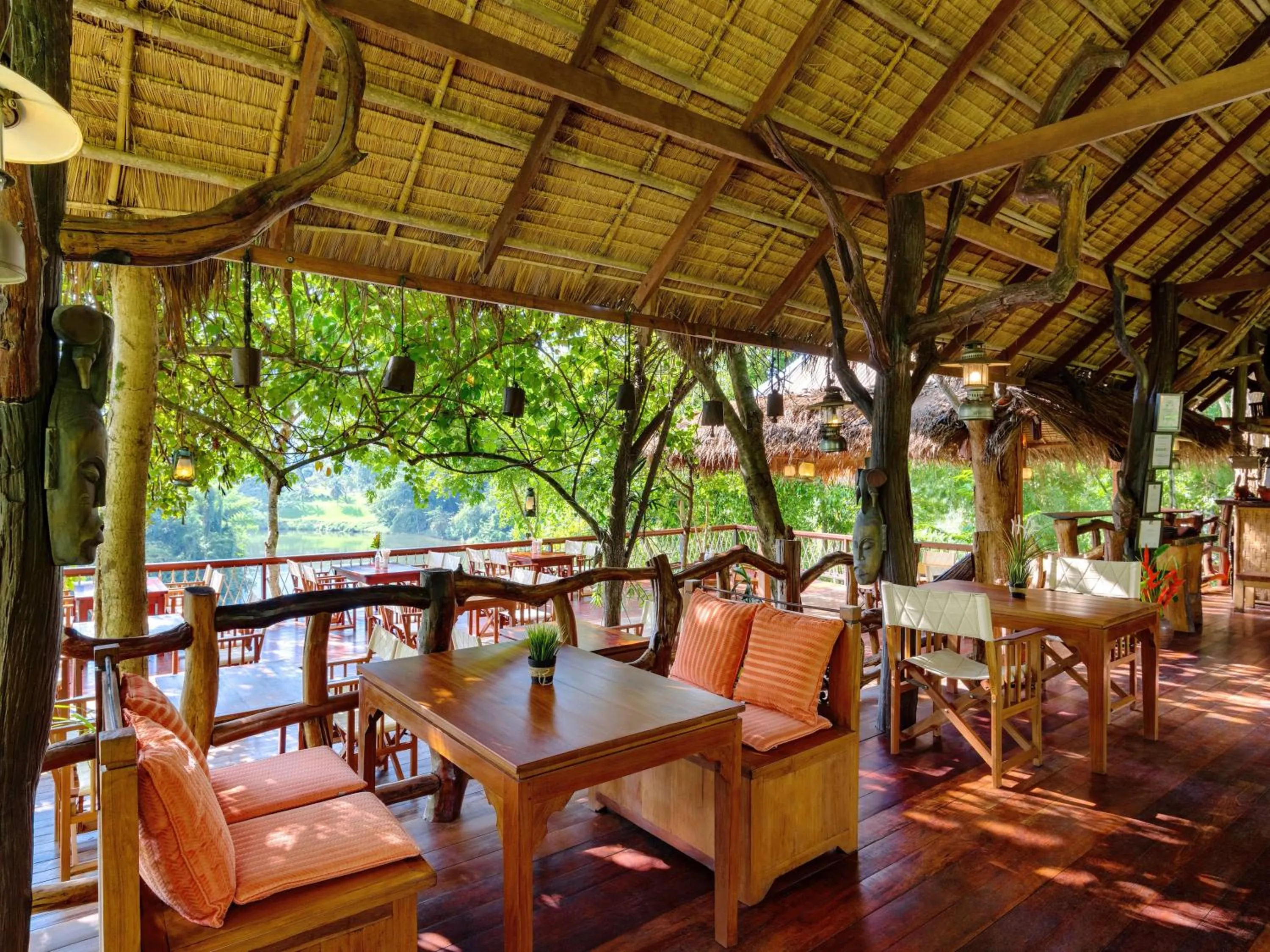 Restaurant/places to eat in Hintok River Camp