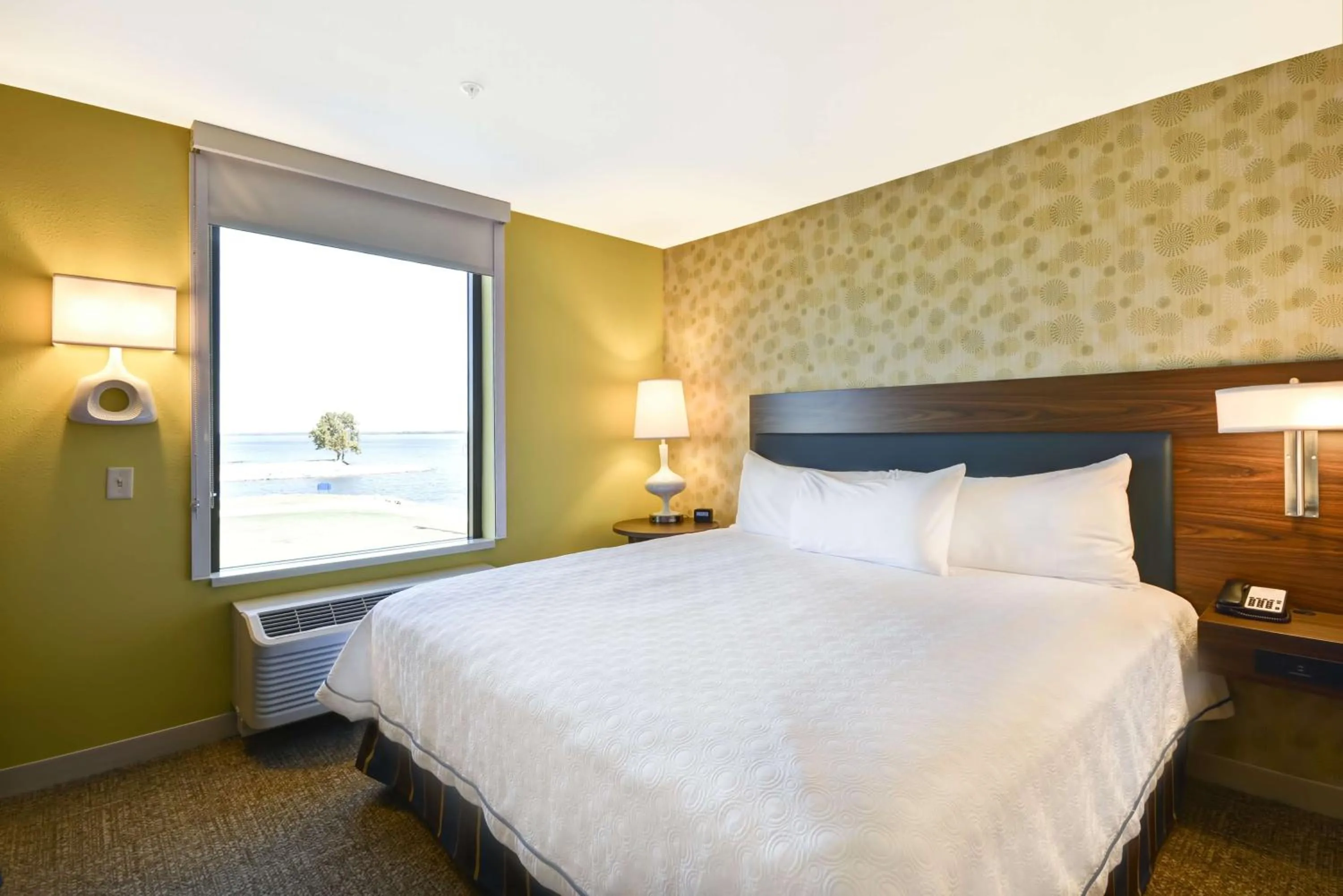 Bed in Home2 Suites By Hilton Decatur Ingalls Harbor