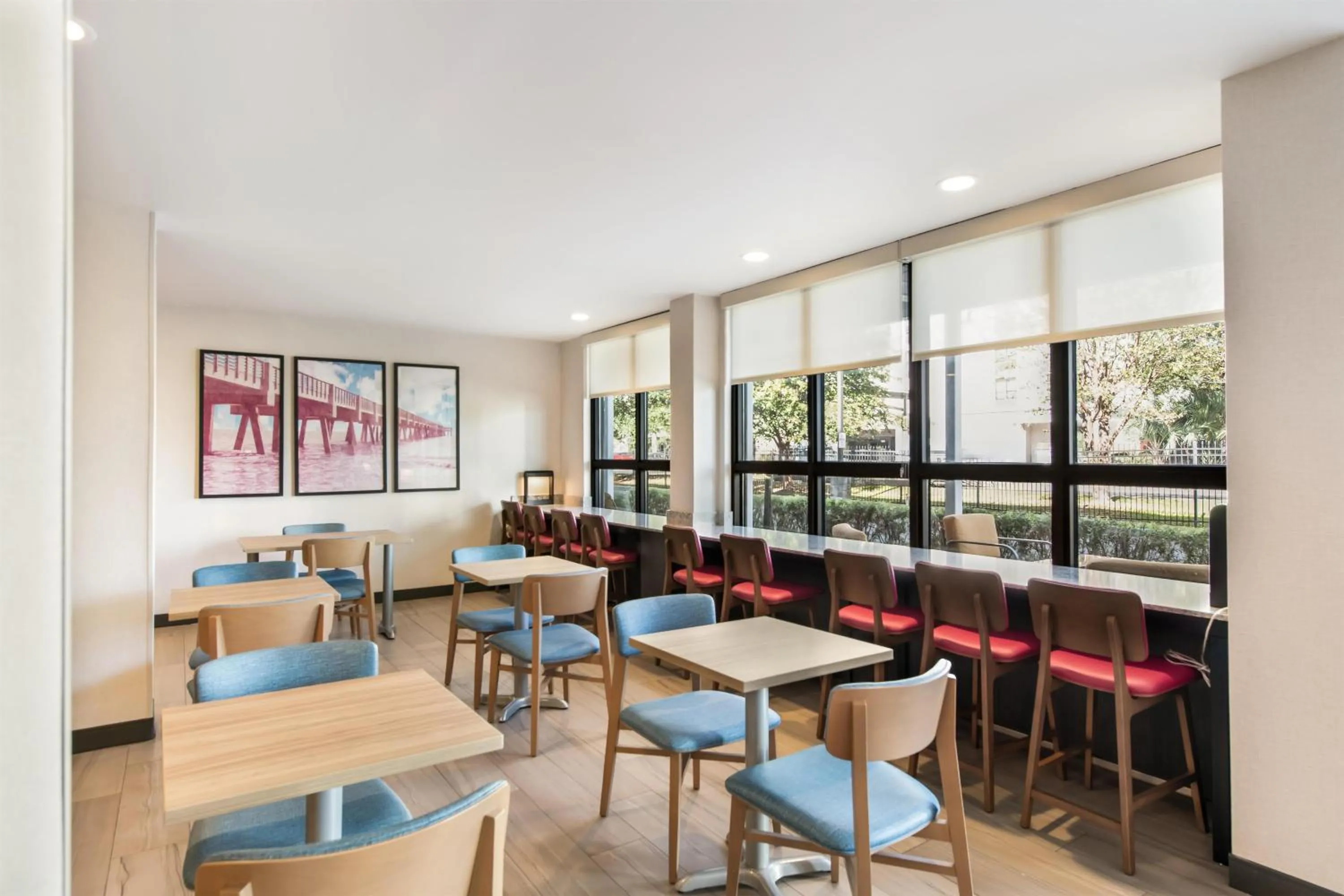 Lobby or reception in Home2 Suites Pensacola I-10 At North Davis Hwy