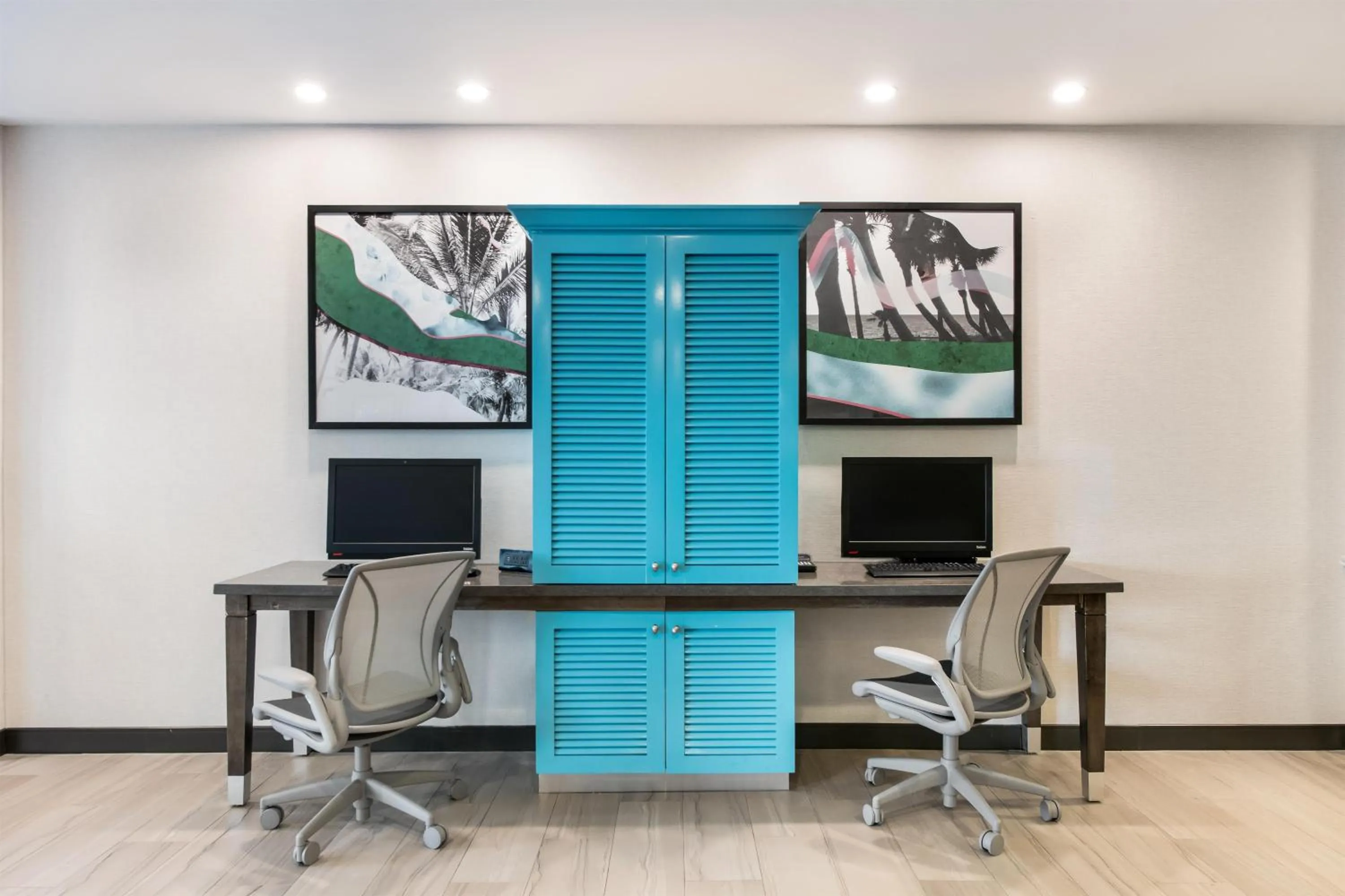 Business facilities in Home2 Suites Pensacola I-10 At North Davis Hwy