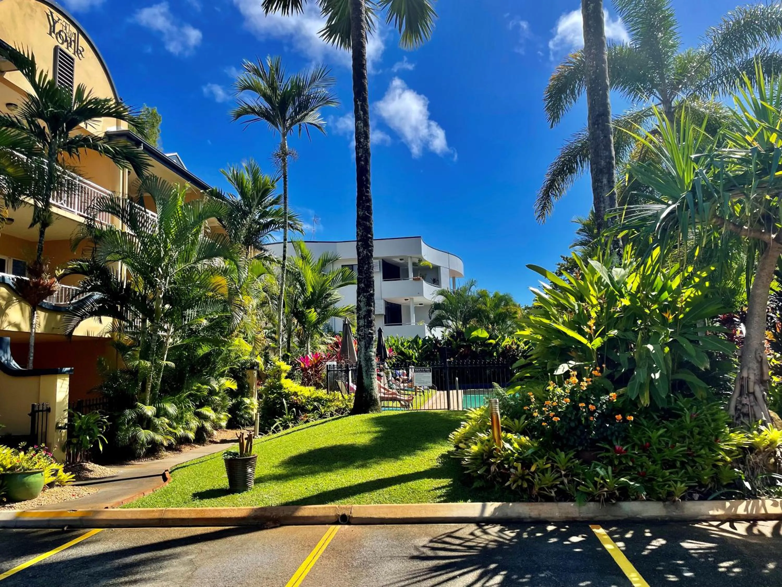 Quiet street view in The York Beachfront Holiday Apartments