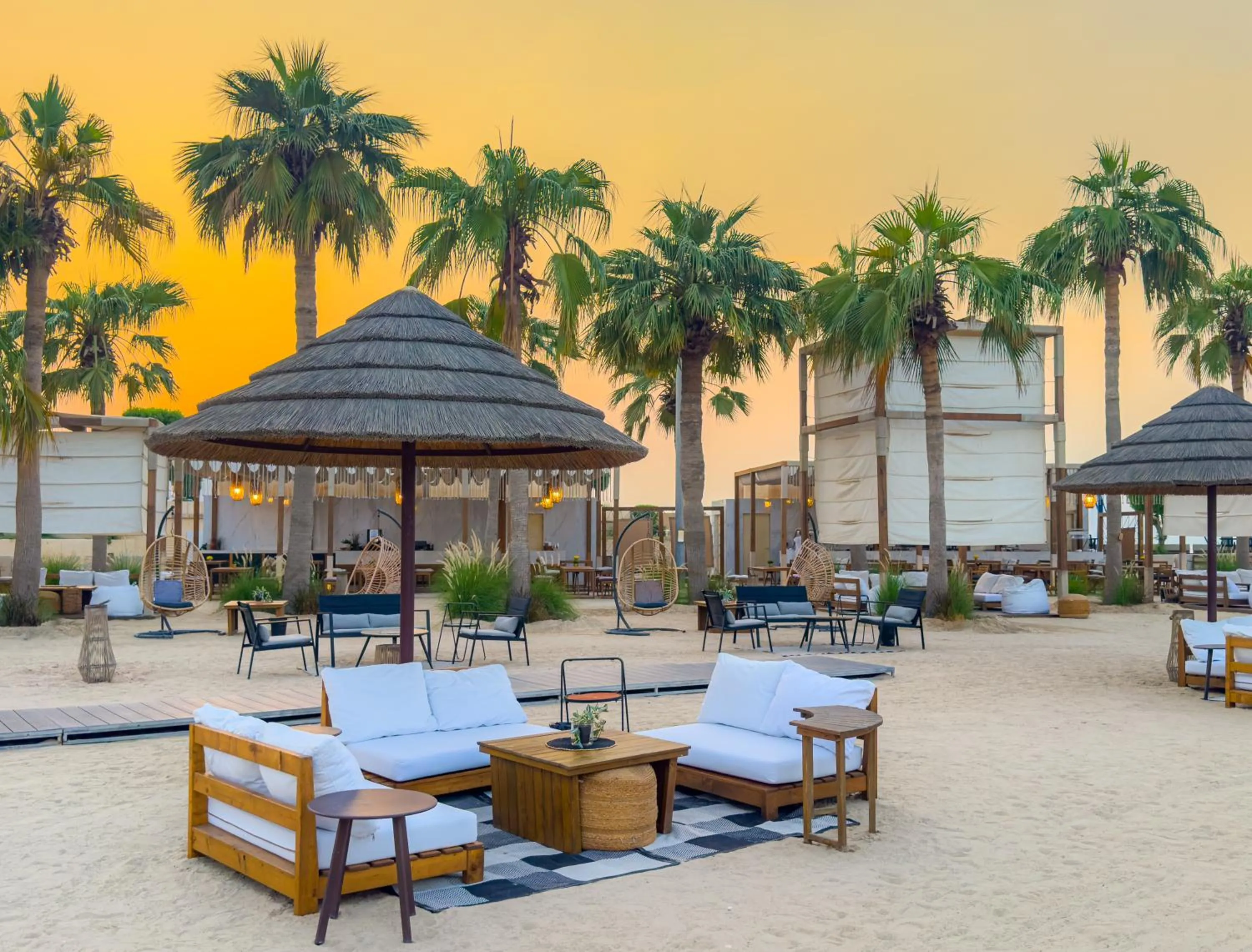 Restaurant/places to eat in Marina Hotel