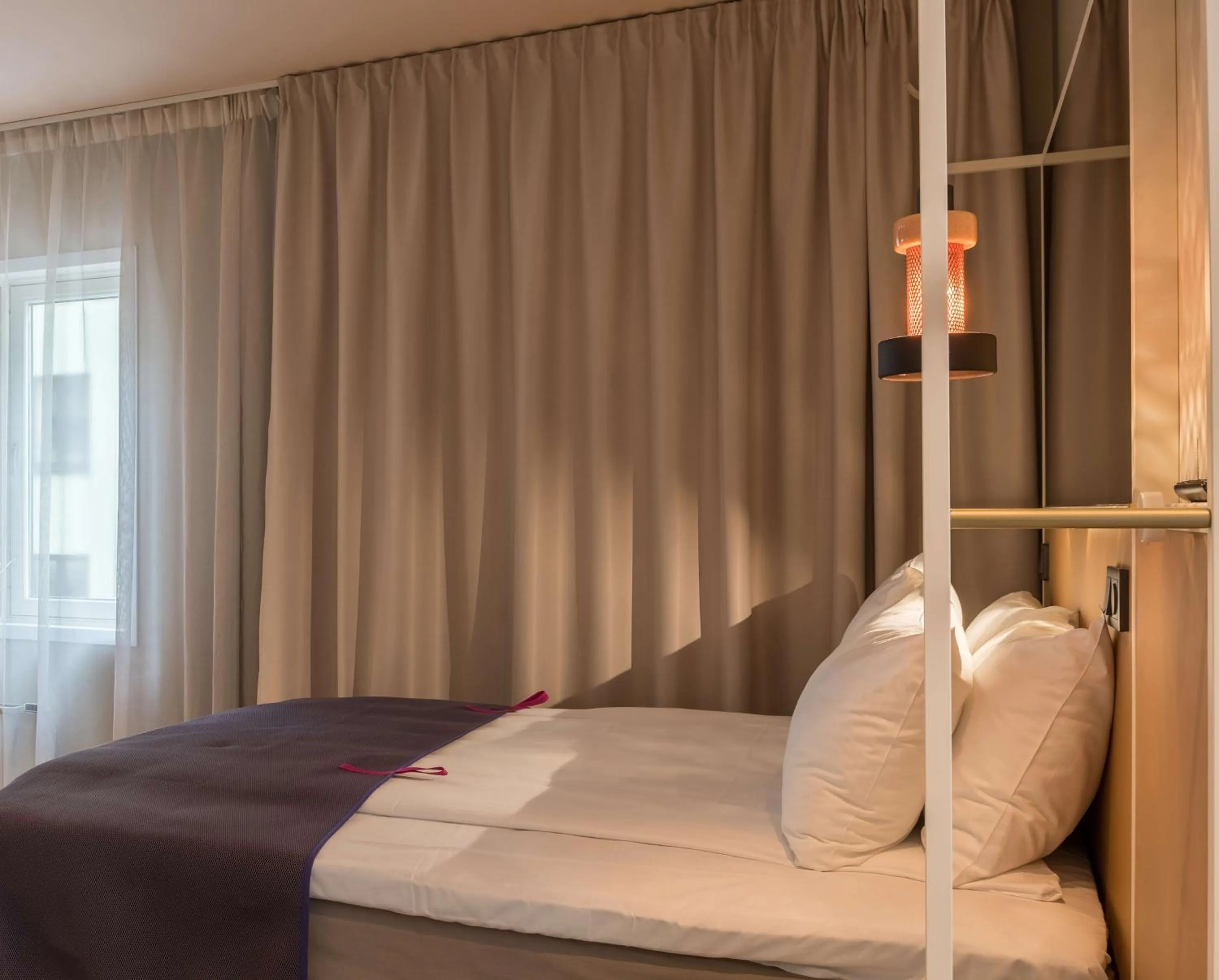 Bedroom, Bed in Scandic Go, Grensen 20