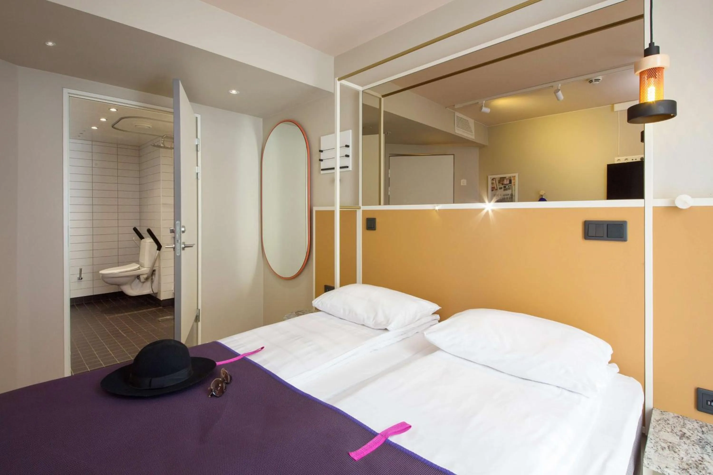 Bedroom, Bed in Scandic Go, Grensen 20