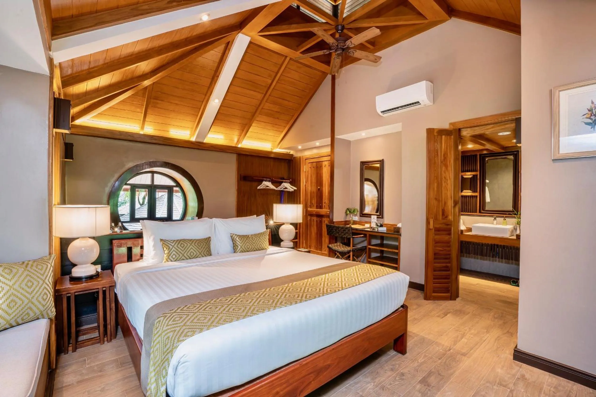 Bedroom, Bed in River Kwai Resotel